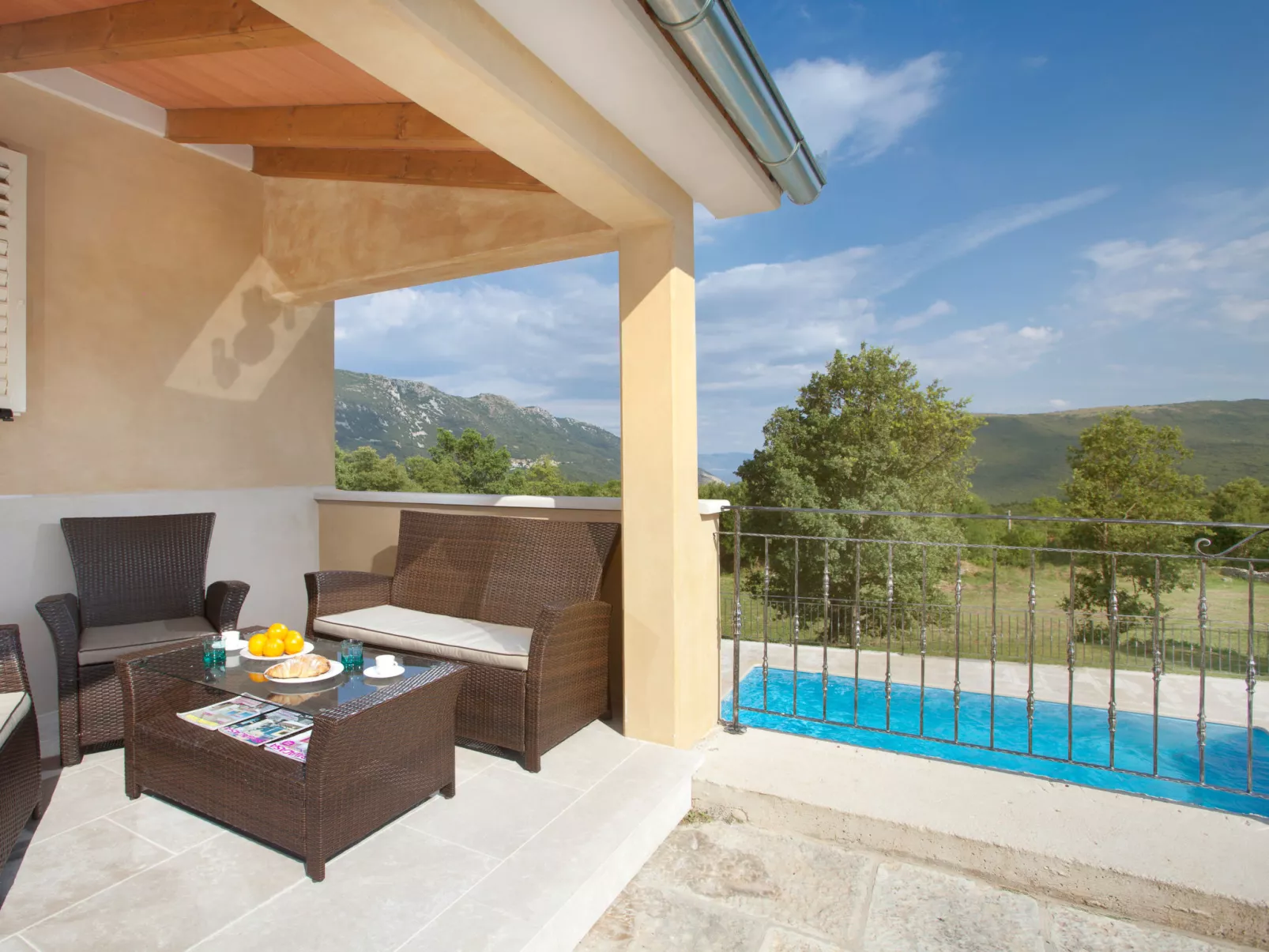Villa Palachina Antishova-Outside