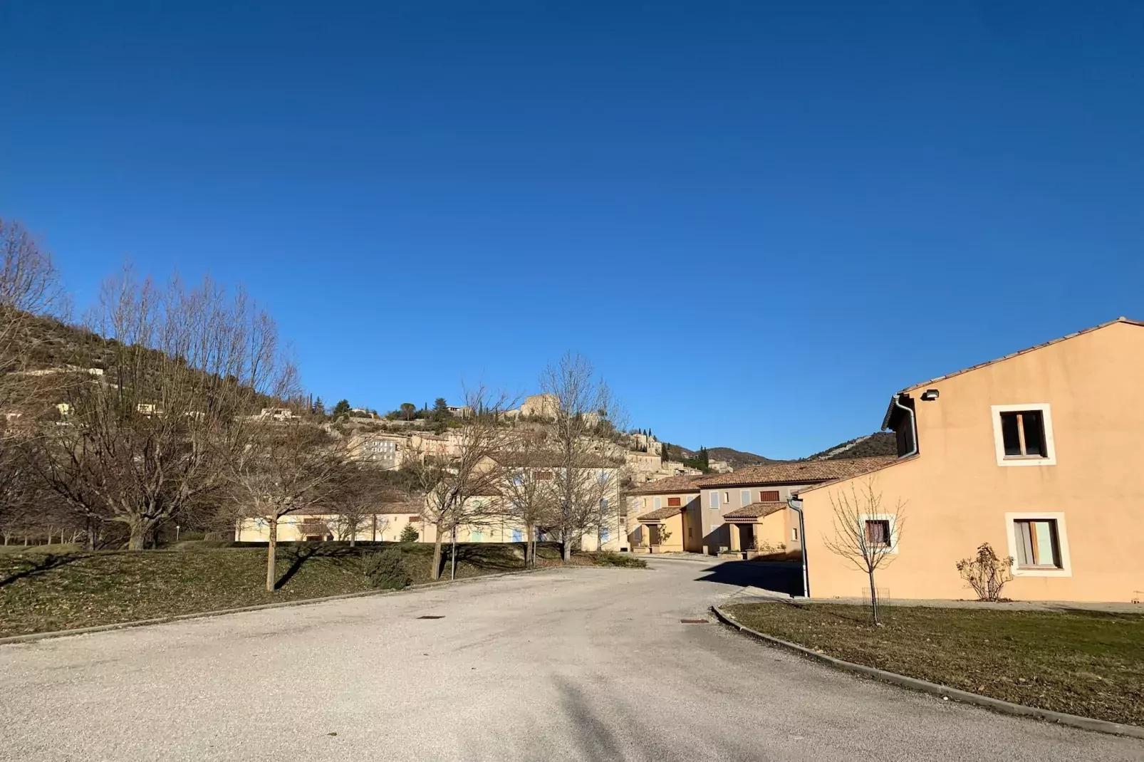 Résidence Les Sources - Montbrun-les-Bains // Apt T2 - 4 pers 2P4-Areas summer 1km