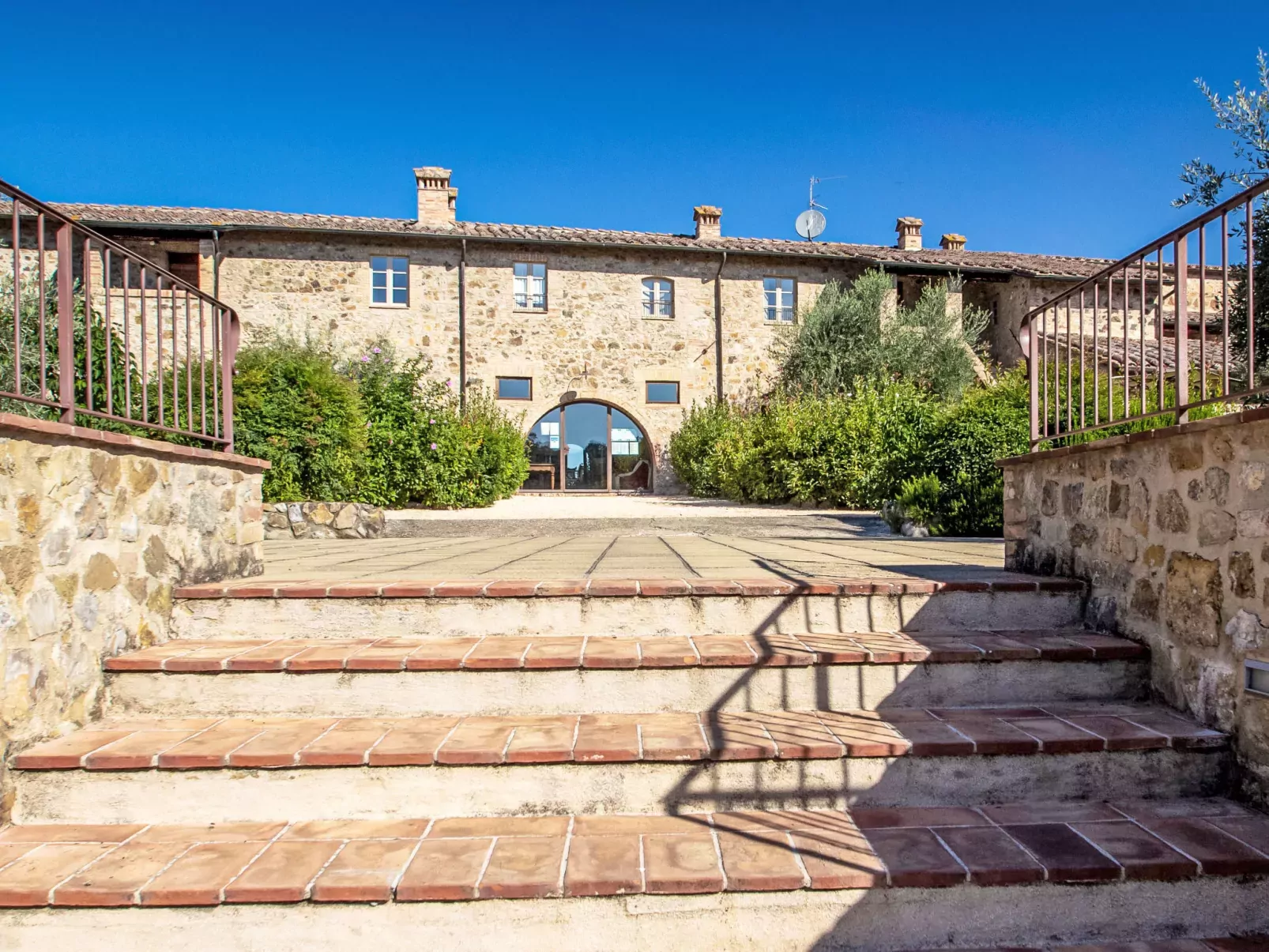 Tenuta-Outside