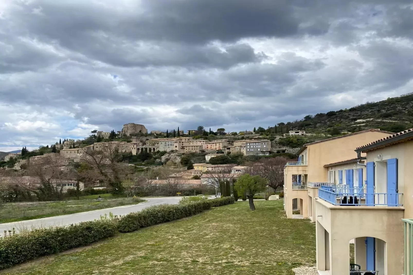 Résidence Les Sources - Montbrun-les-Bains // Apt T3 - 6 pers  3P6-View summer