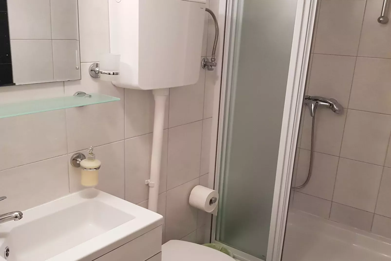 Apartments Minerva - Superior One Bedroom Apartment (A3)-Bathroom