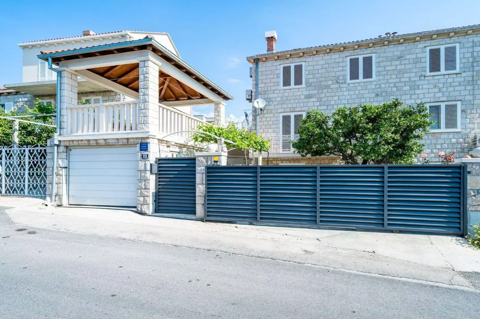 Apartments Vulicevic - Apartment Vulicevic A1 ( free private parking )-Exterior summer