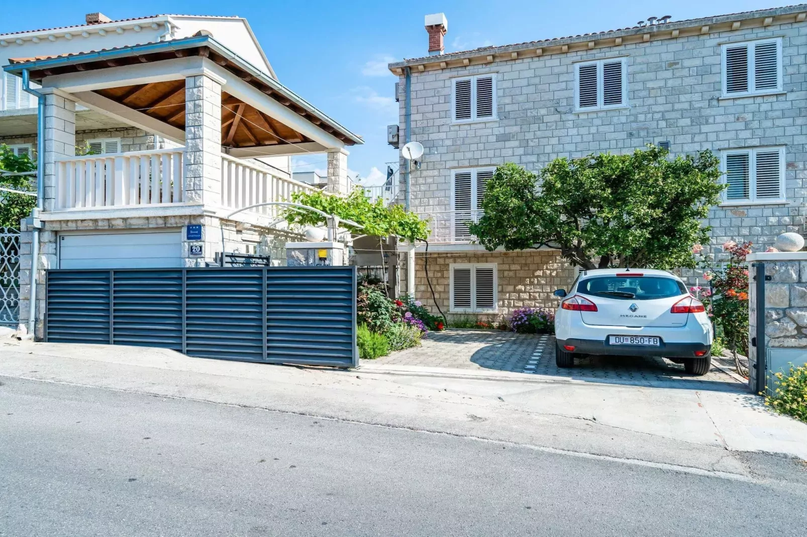 Apartments Vulicevic - Apartment Vulicevic A1 ( free private parking )-Exterior summer