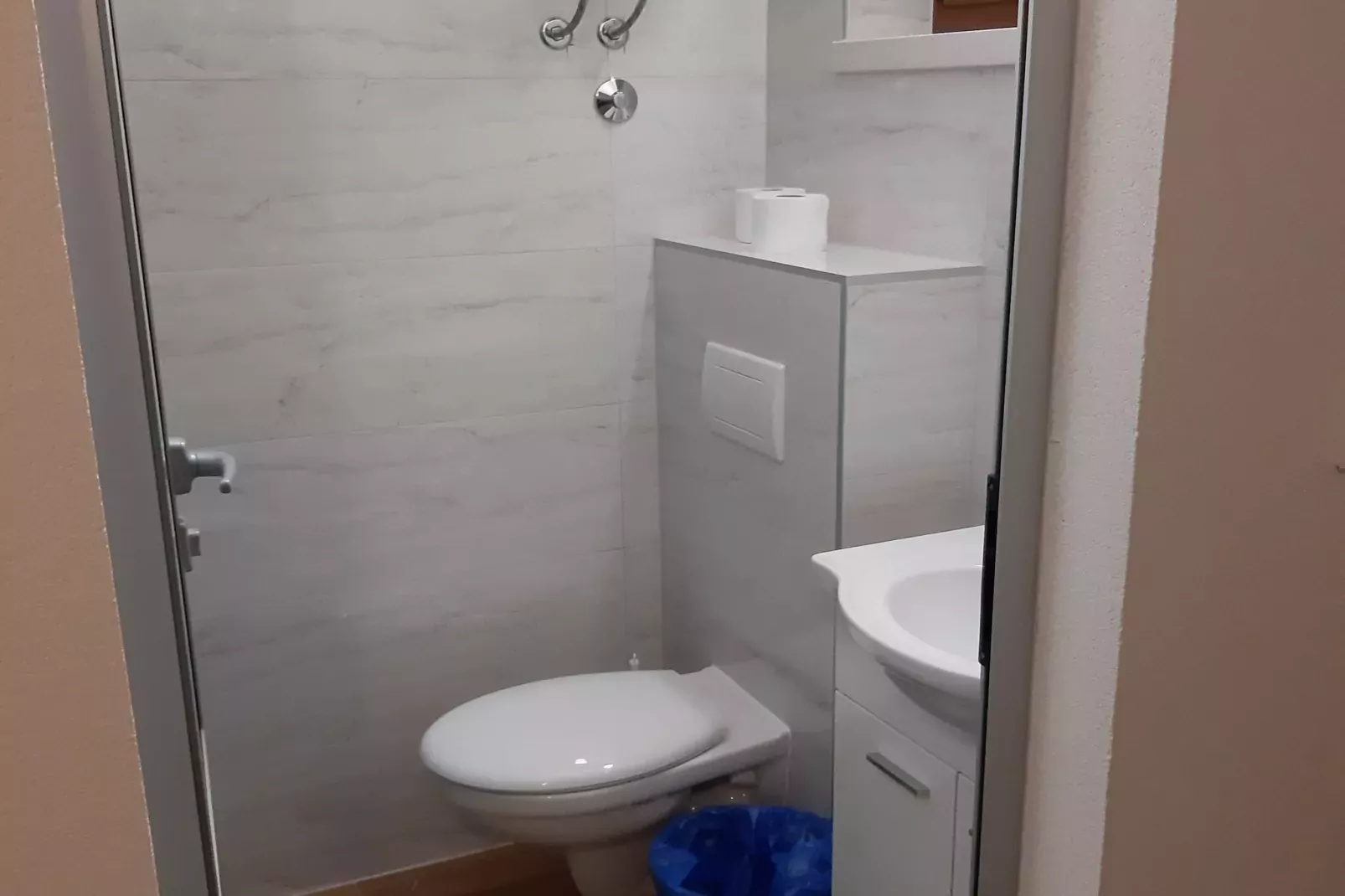 Apartments Franka Saplunara-Twin Room with Terrace and Sea view  No1-Bathroom
