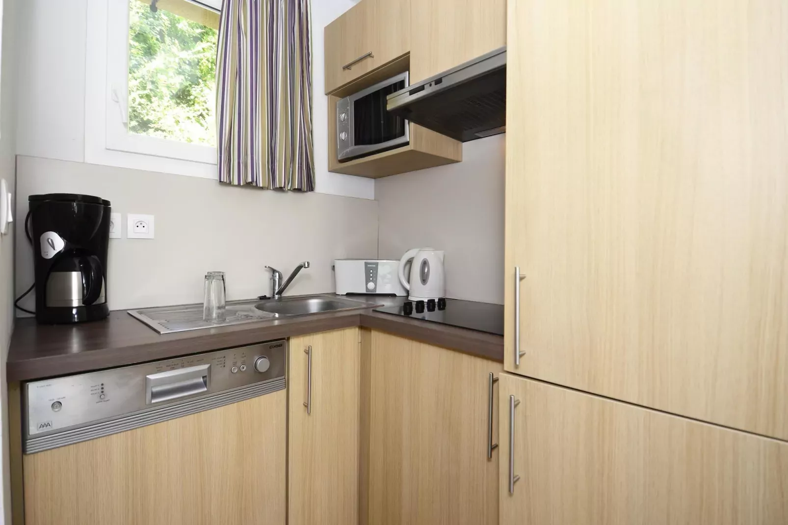 Parc Madeleine 1-Kitchen