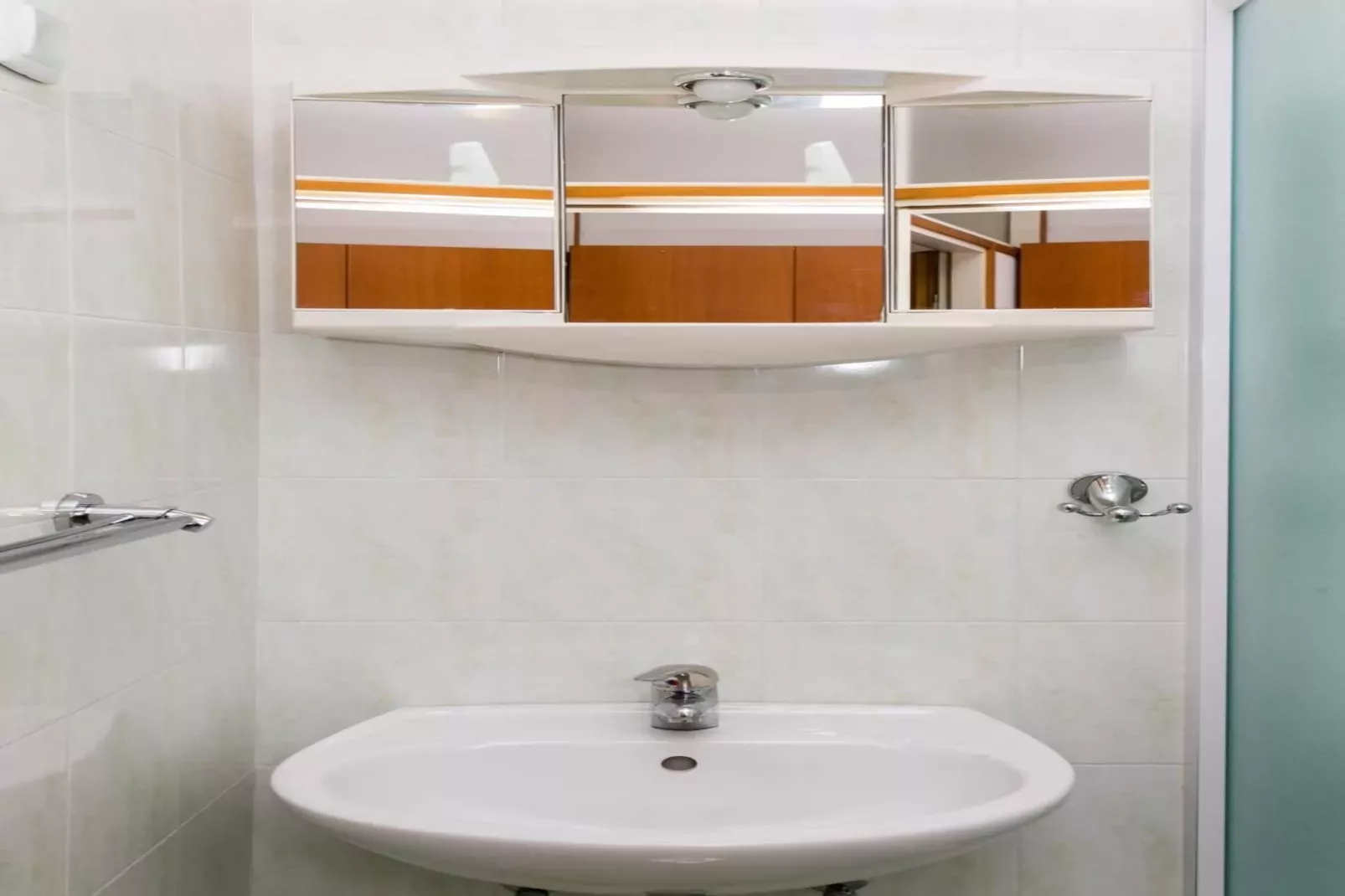 Guest House Old Town View- One Bedroom Apartment (2 Adults)-Bathroom