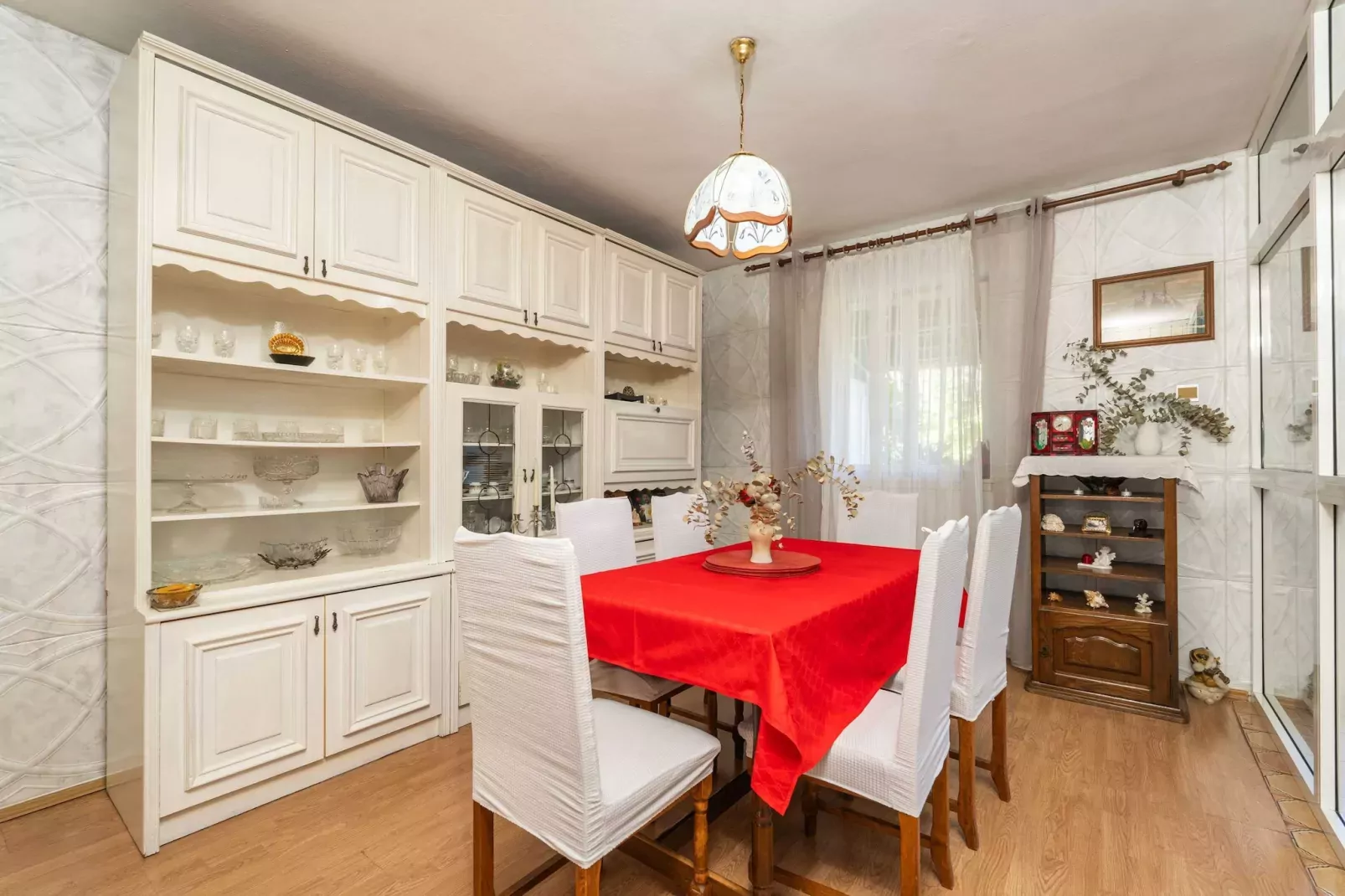 Villa Desin - Three Bedroom Apartment with Terrace and Garden View-Dining room