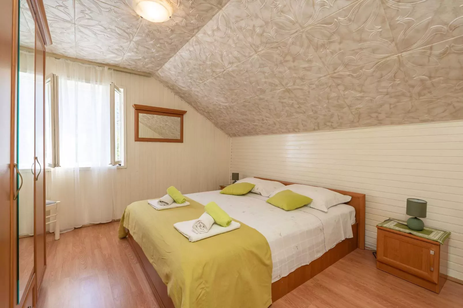 Villa Desin - Three Bedroom Apartment with Terrace and Garden View-Bedroom