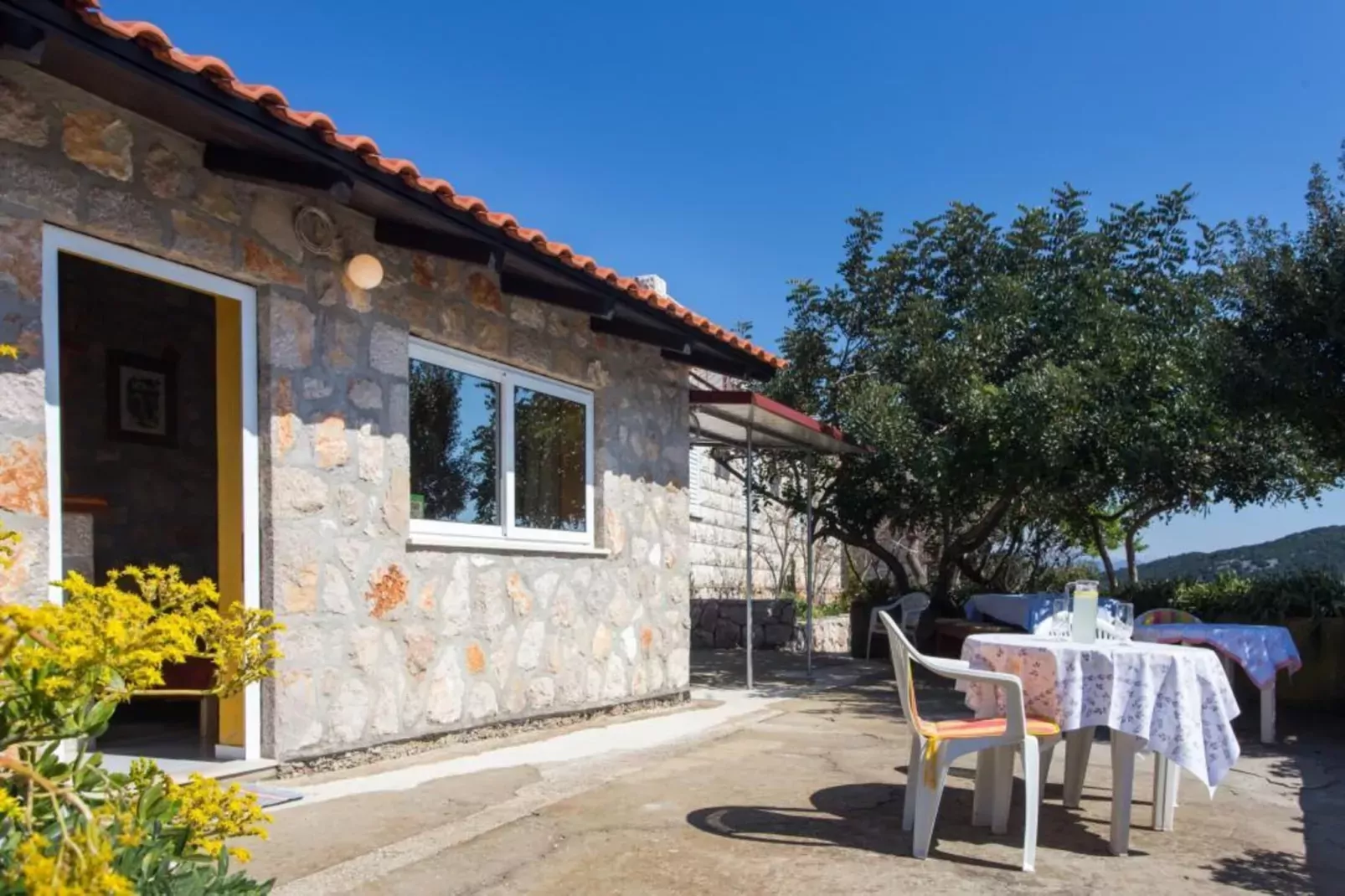 Guest House Simunovic - Studio Apartment with Terrace-Exterior summer