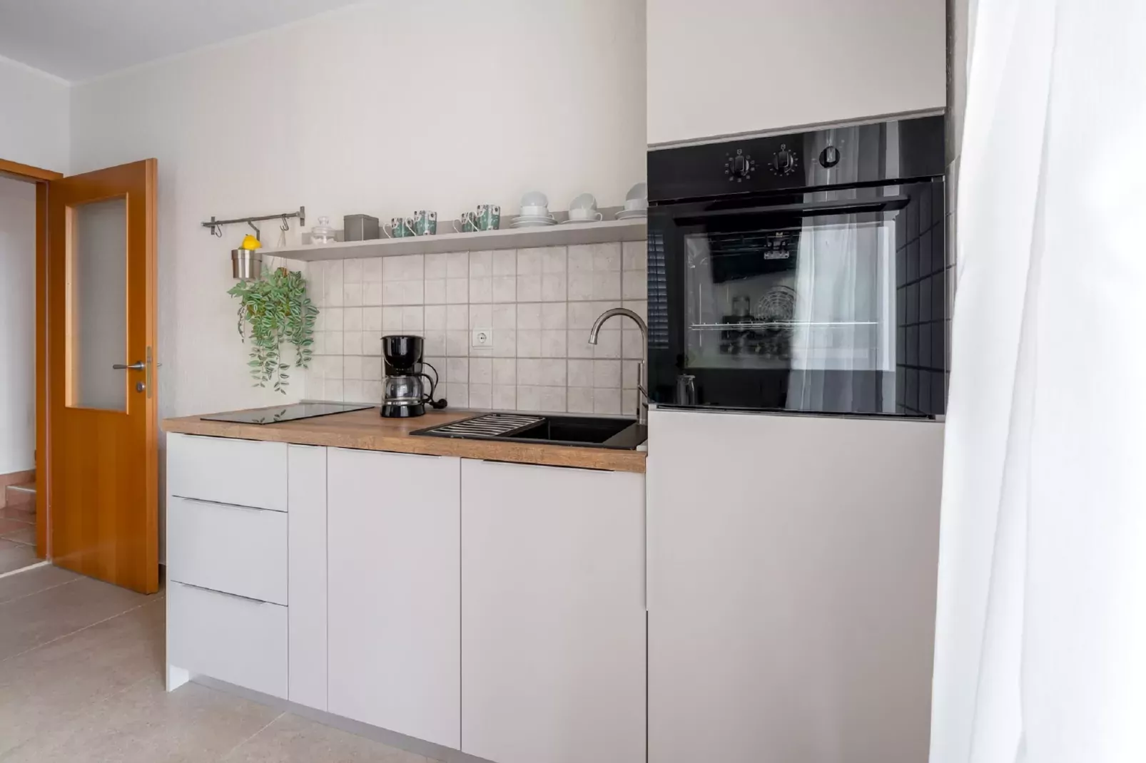 Apartments Lotea - Two-Bedroom Apartment with Terrace-Kitchen