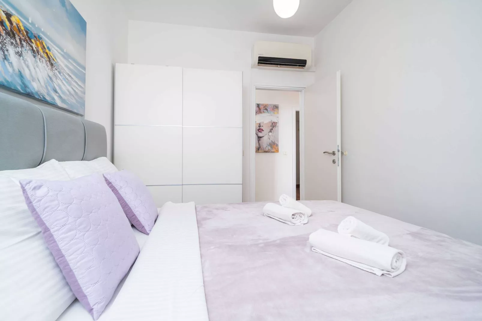 Apartments Isabora - Comfort Three-Bedroom Apartment with Balcony and Sea View (Second Floor)-Bedroom