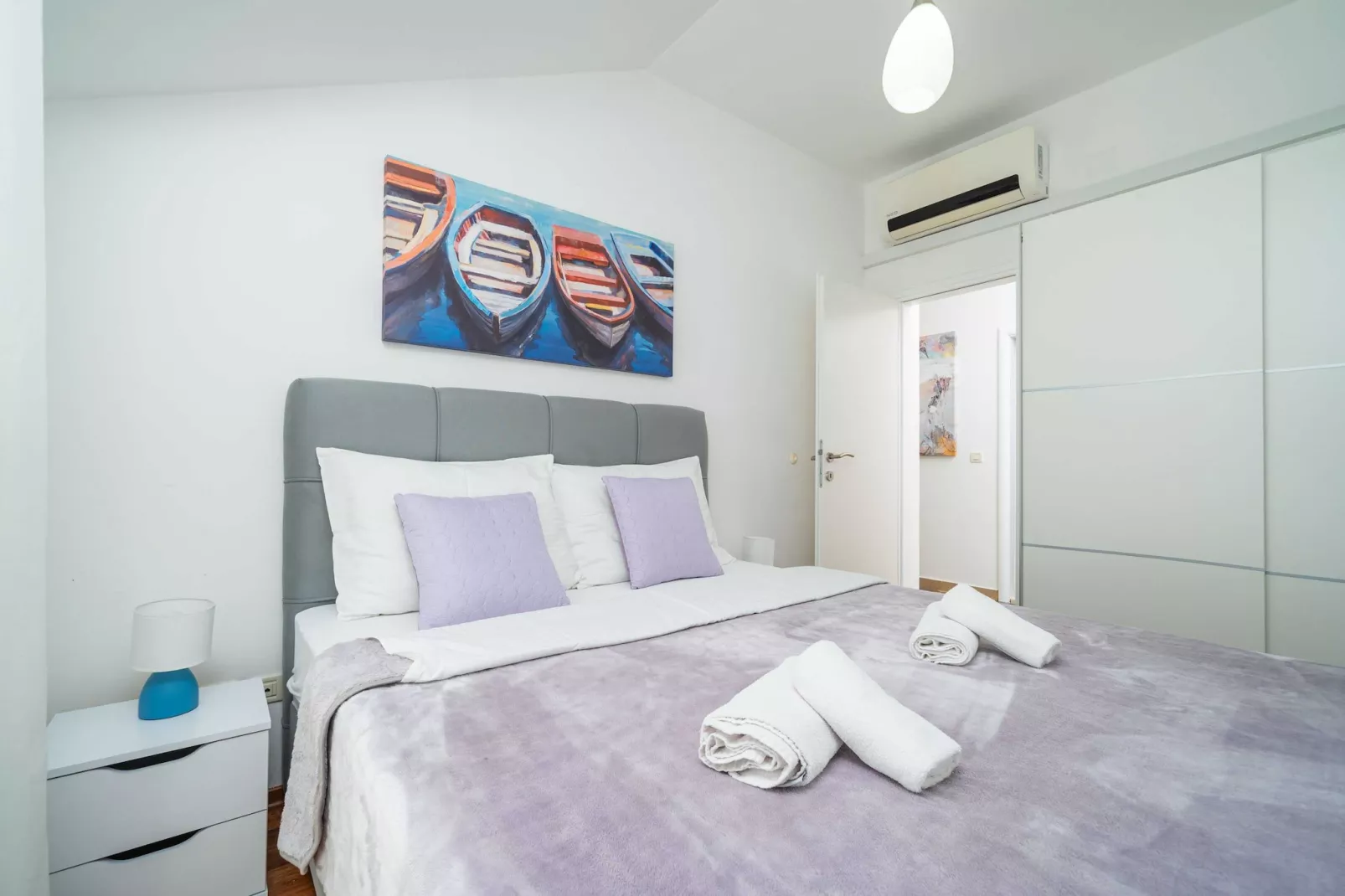 Apartments Isabora - Comfort Three-Bedroom Apartment with Balcony and Sea View (Second Floor)-Bedroom