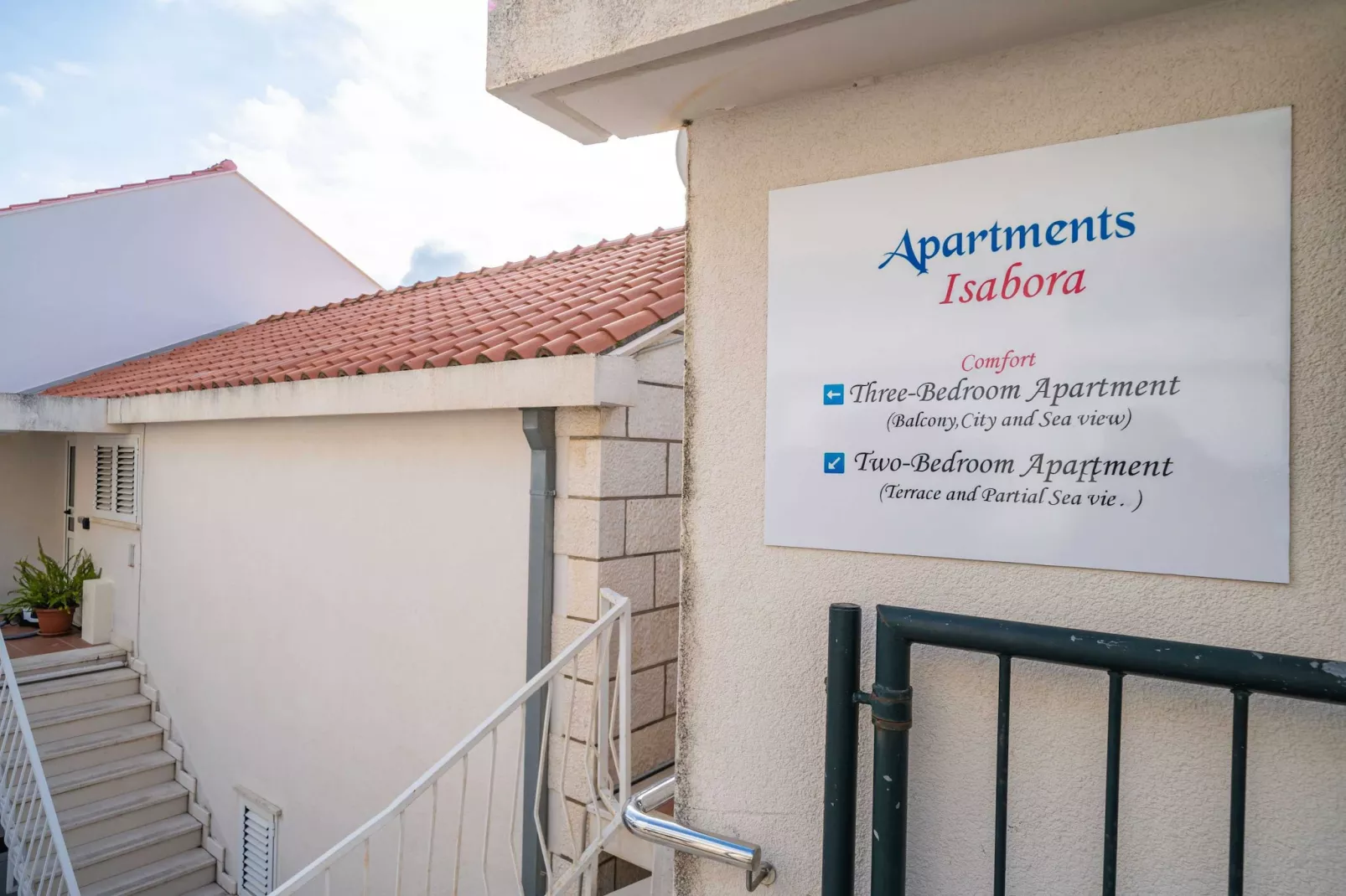 Apartments Isabora - Comfort Three-Bedroom Apartment with Balcony and Sea View (Second Floor)-Outdoor