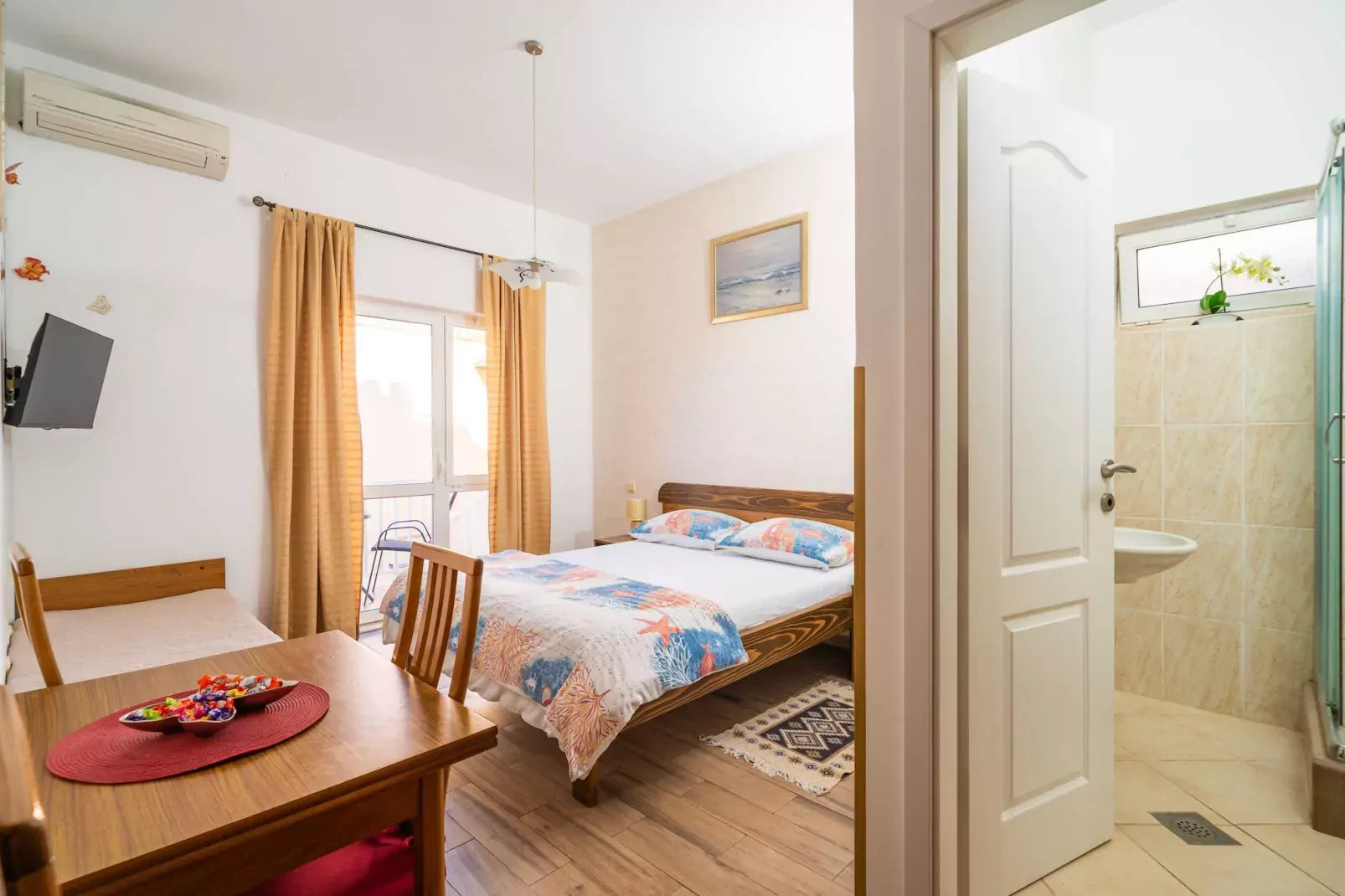 Apartments Senjo - Studio Apartment with Balcony with Side Sea View (Apartman 4)-Chambre