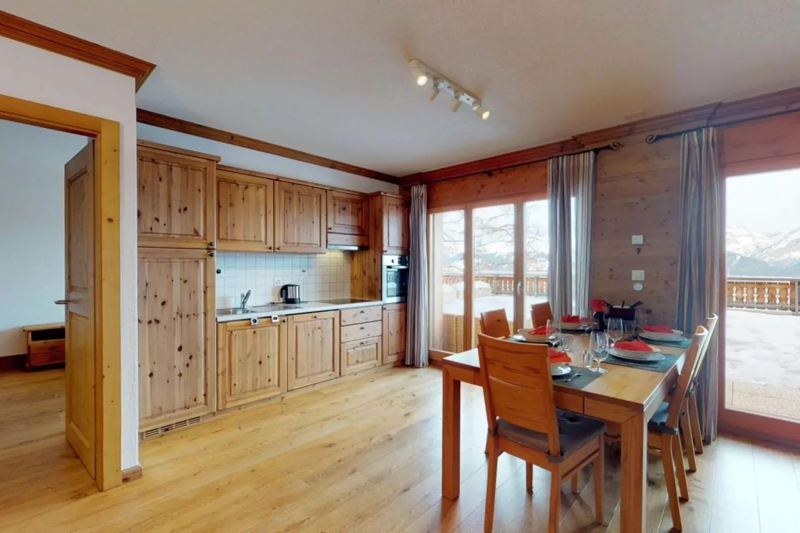Hauts de Veysonnaz HV1 002 - SAUNA apartment 6 per-Dining room