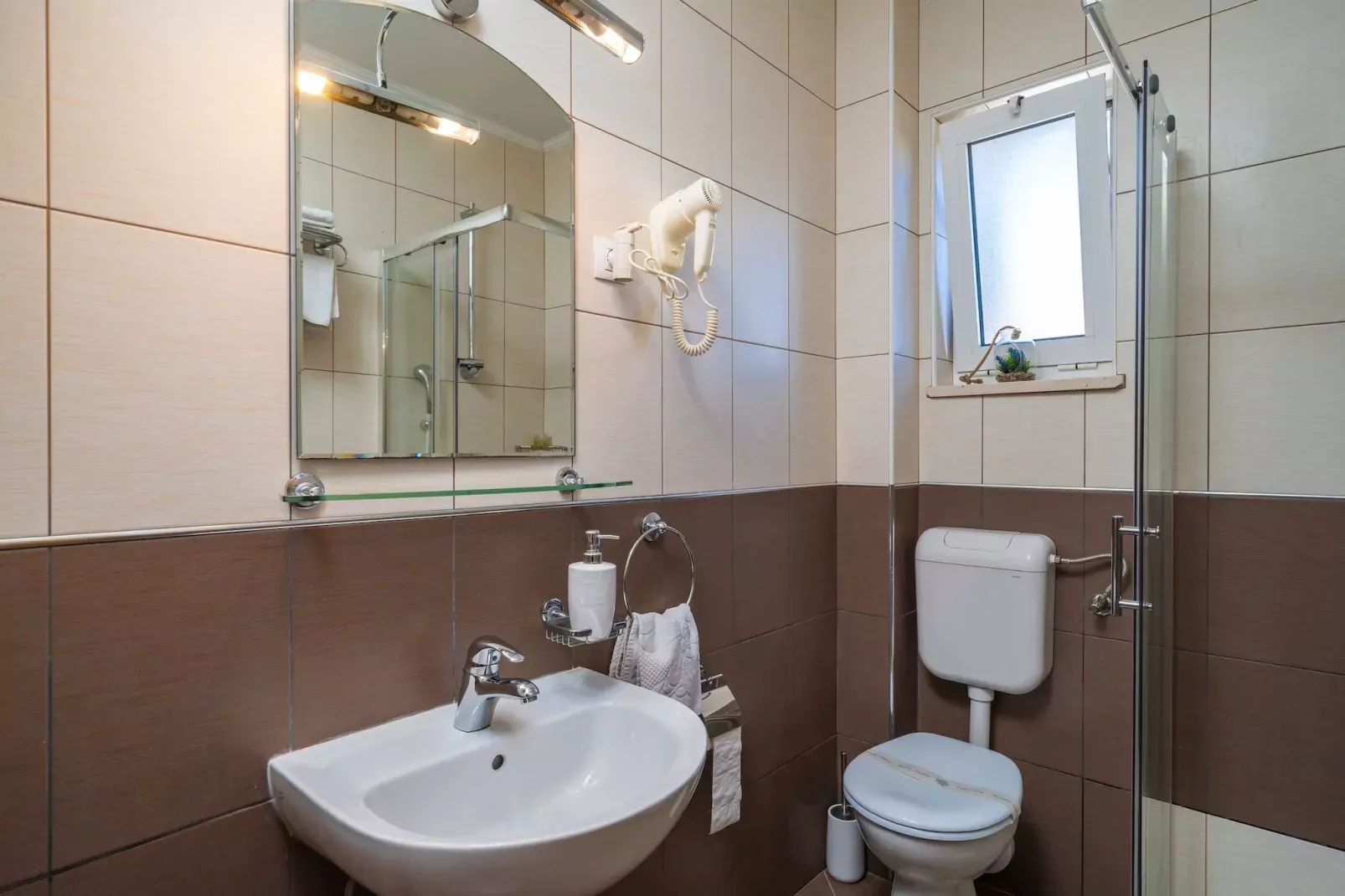 Apartments Senjo - Studio Apartment with Balcony and Garden View (Apartman 5)-Salle de bain