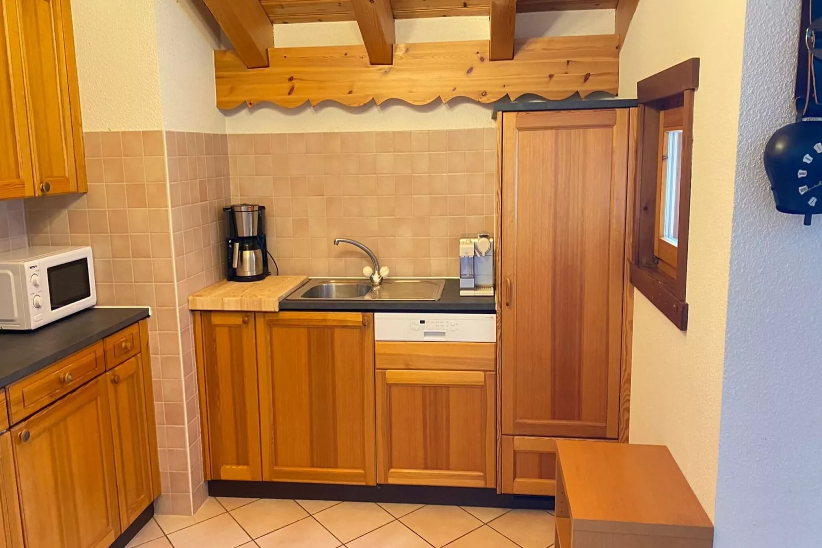 HCR 141 - COMFORTABLE apartment 8 pers-Kitchen