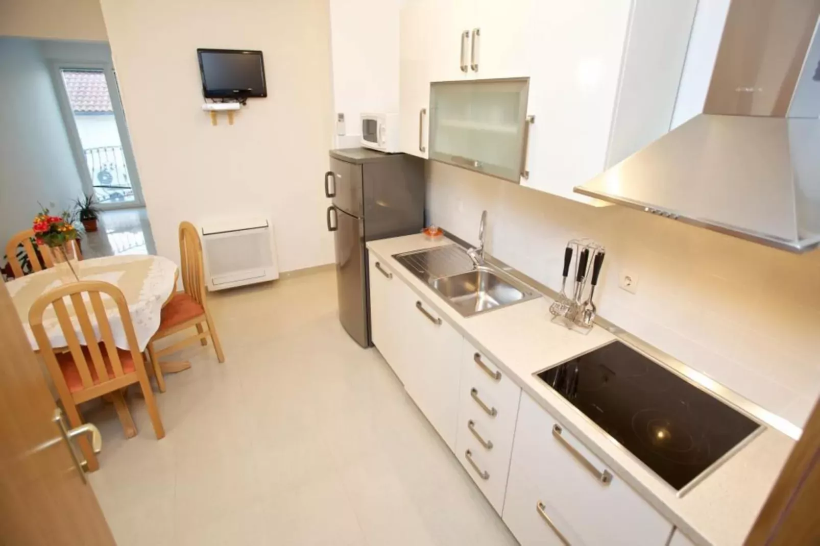 Apartments Villa Grlica - One Bedroom Apartment With Balcony and Garden View (A2)-Kitchen