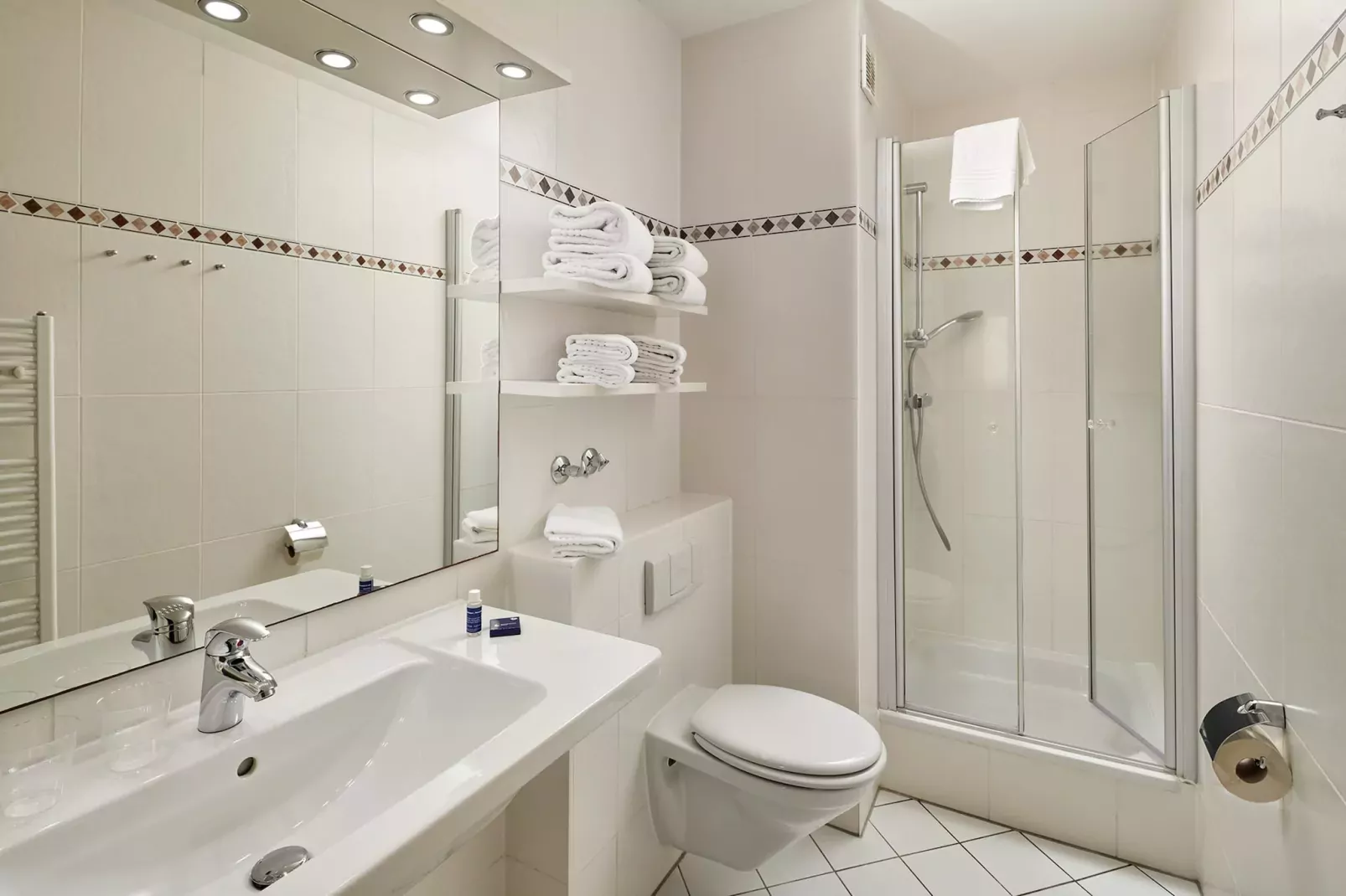 3-Zimmer-Apartment "Luv/Lee"-Bathroom