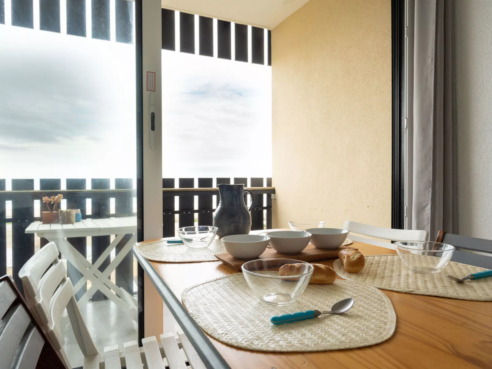 Les Océanides-Dedans