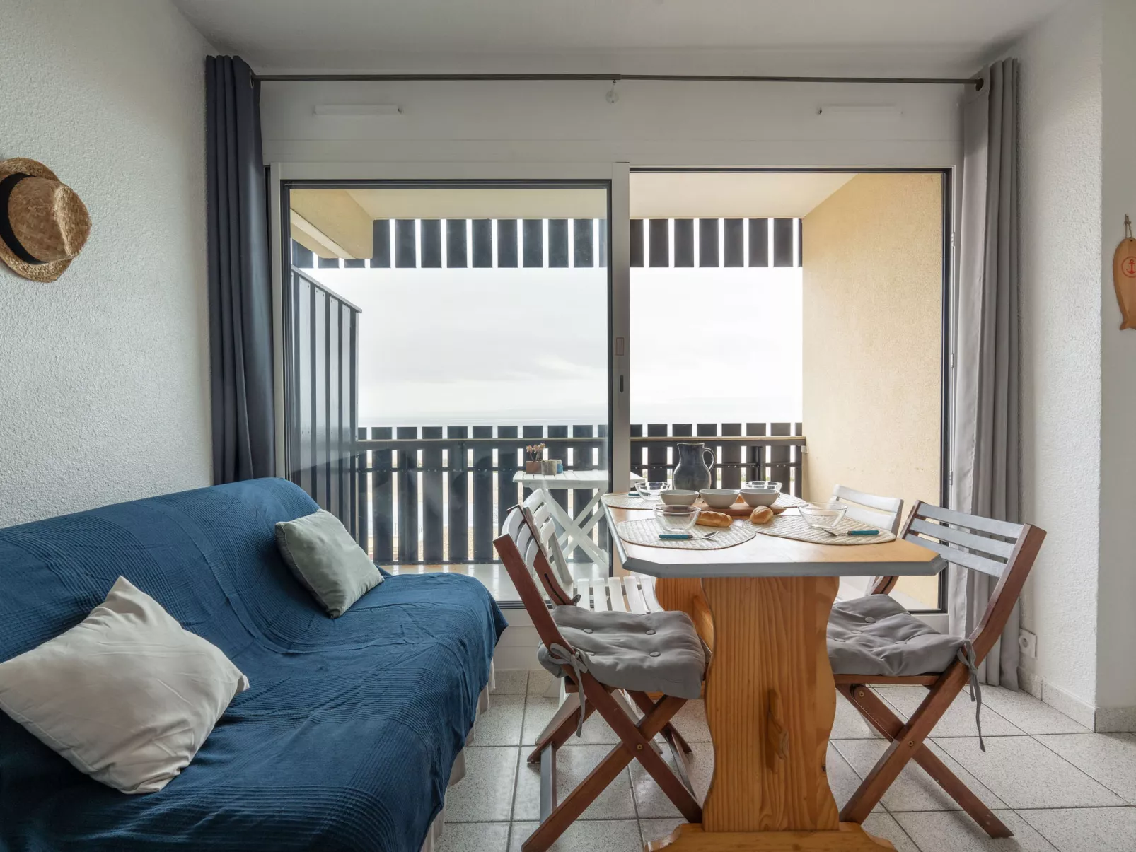 Les Océanides-Dedans