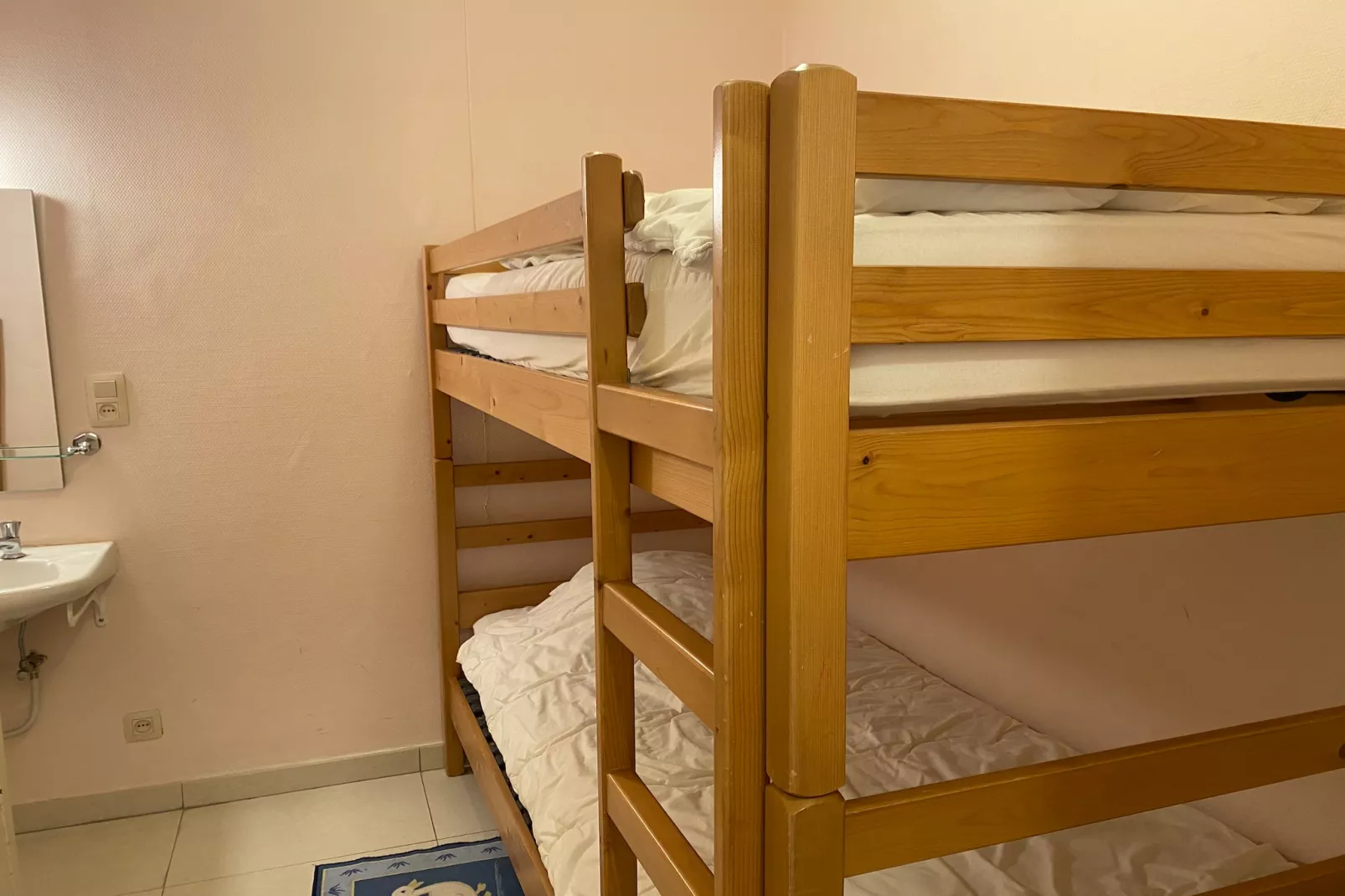 ECLAIRCIE 501-Bedroom