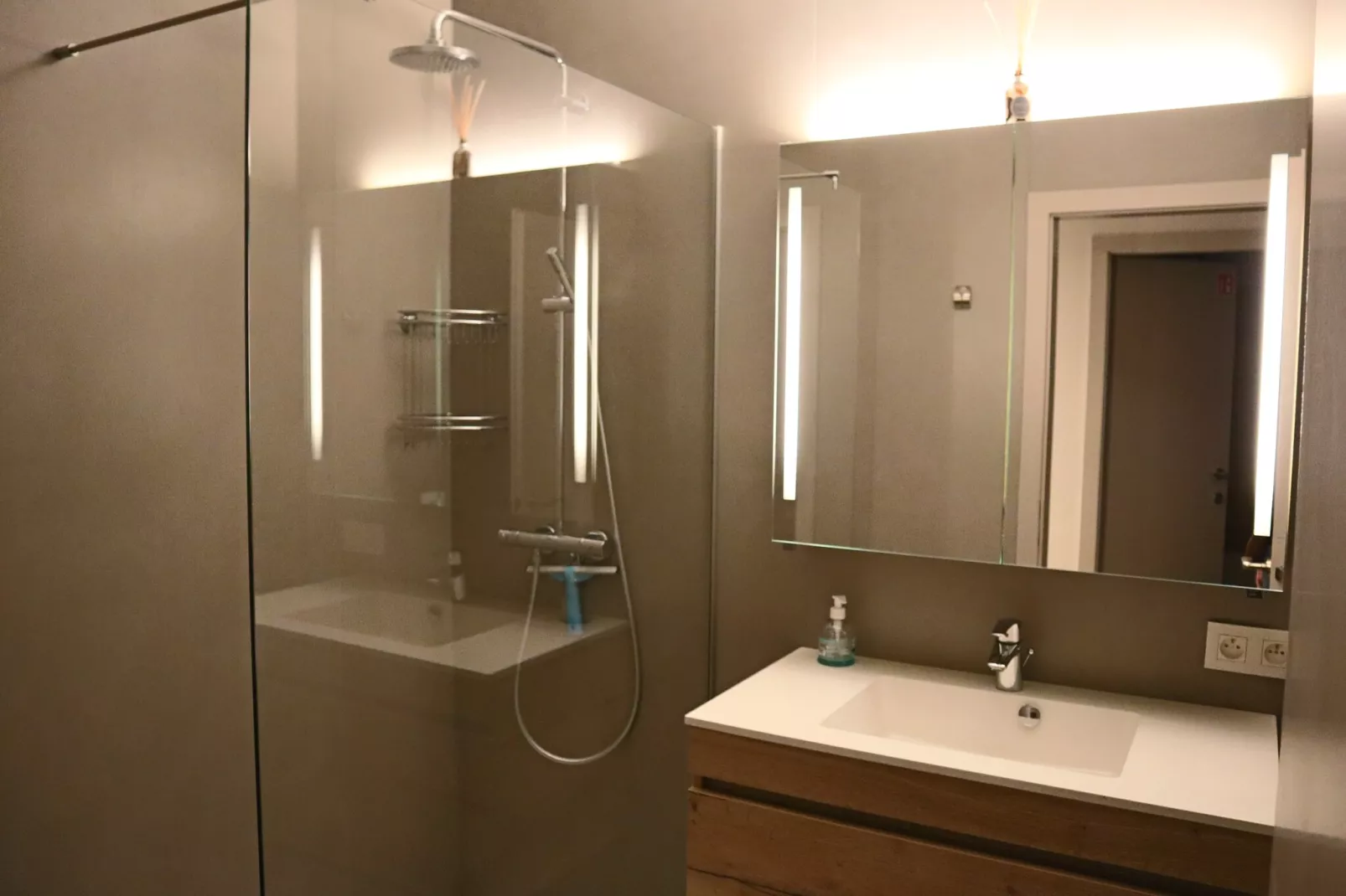 AMBASSADE C-Bathroom