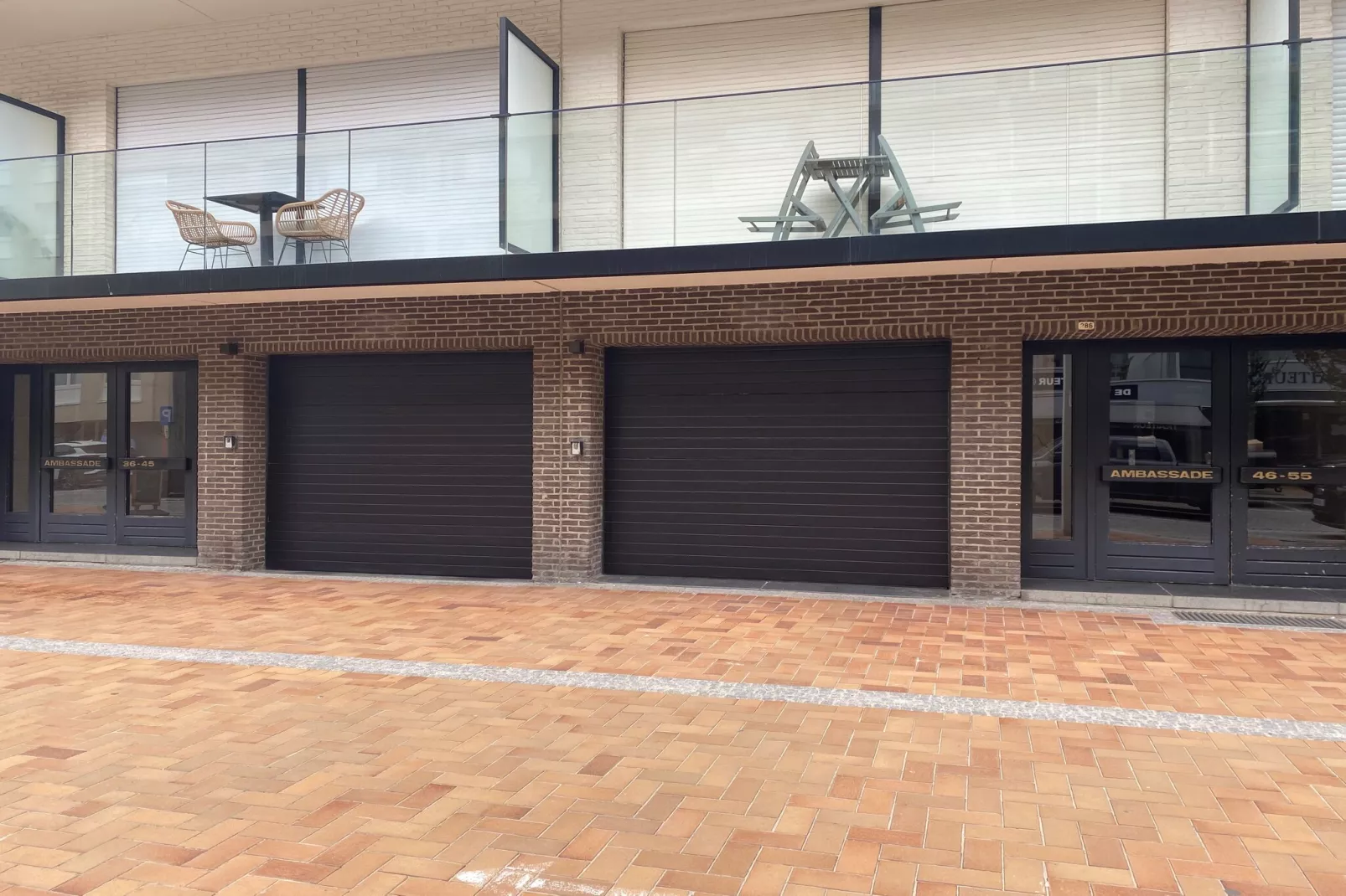 AMBASSADE C-Exterior summer