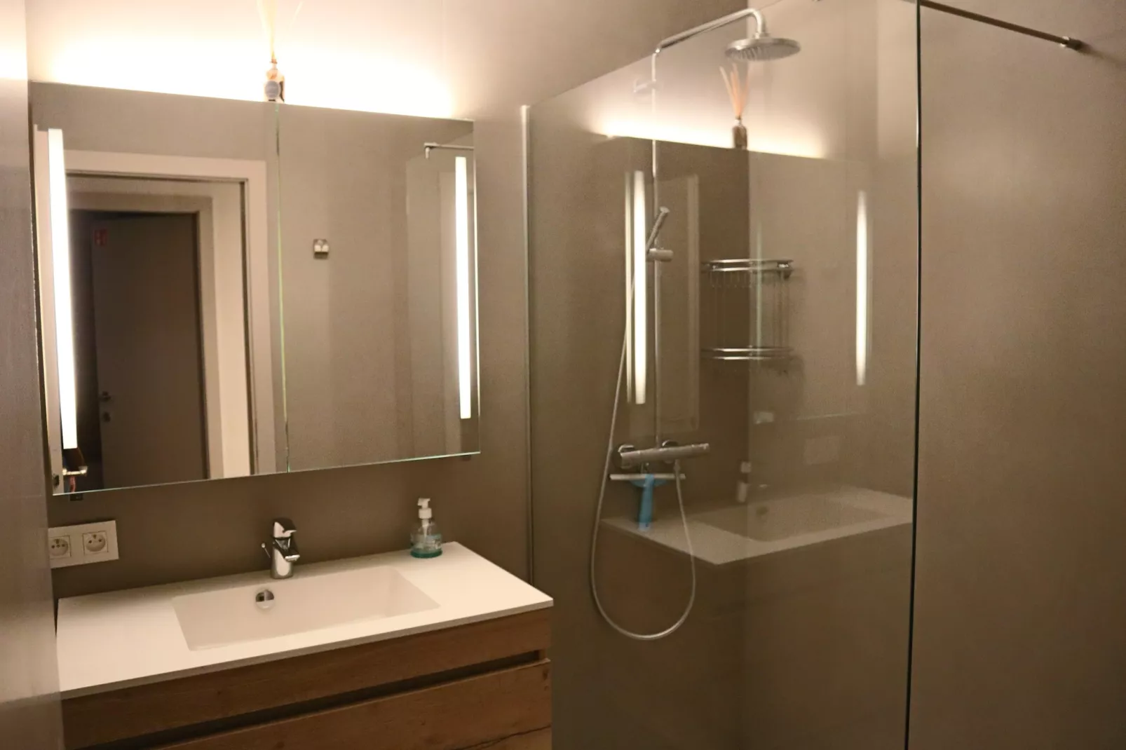 AMBASSADE C-Bathroom