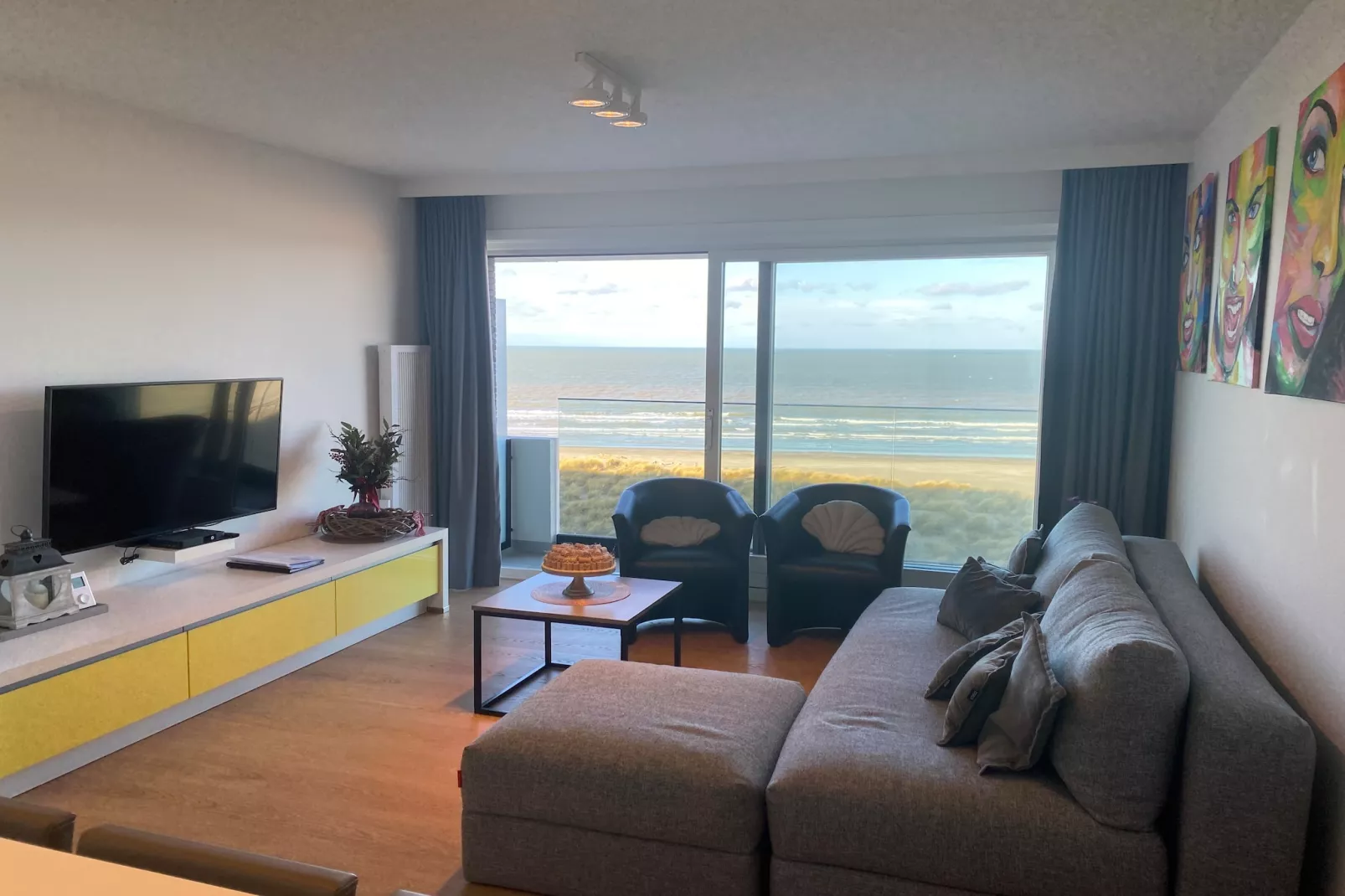 MAYA 403-Living room