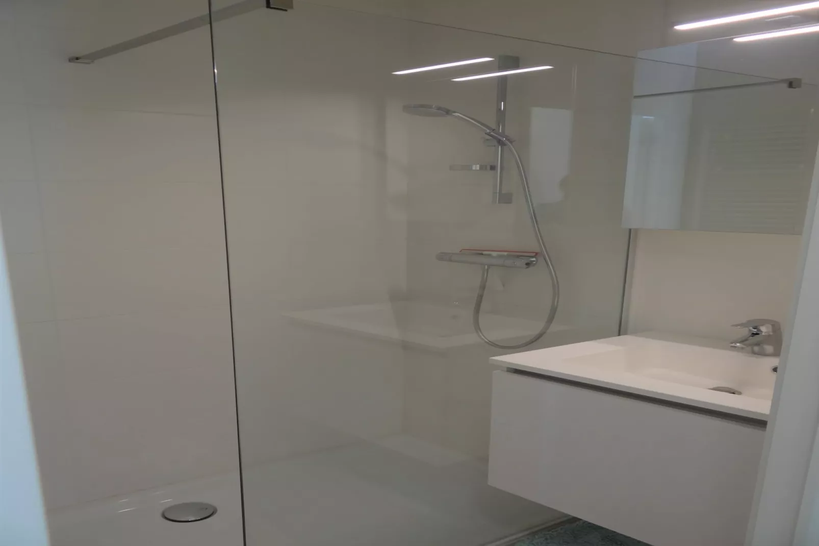 WATERFRONT 83A/0006PK-Bathroom