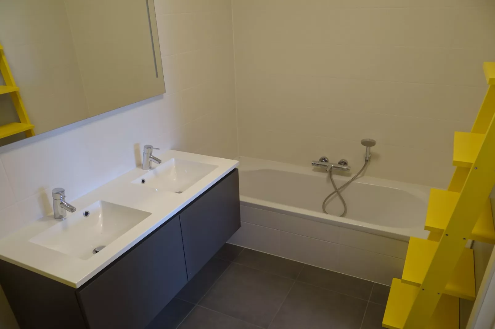 CAPRICIA 0406GAR-Bathroom