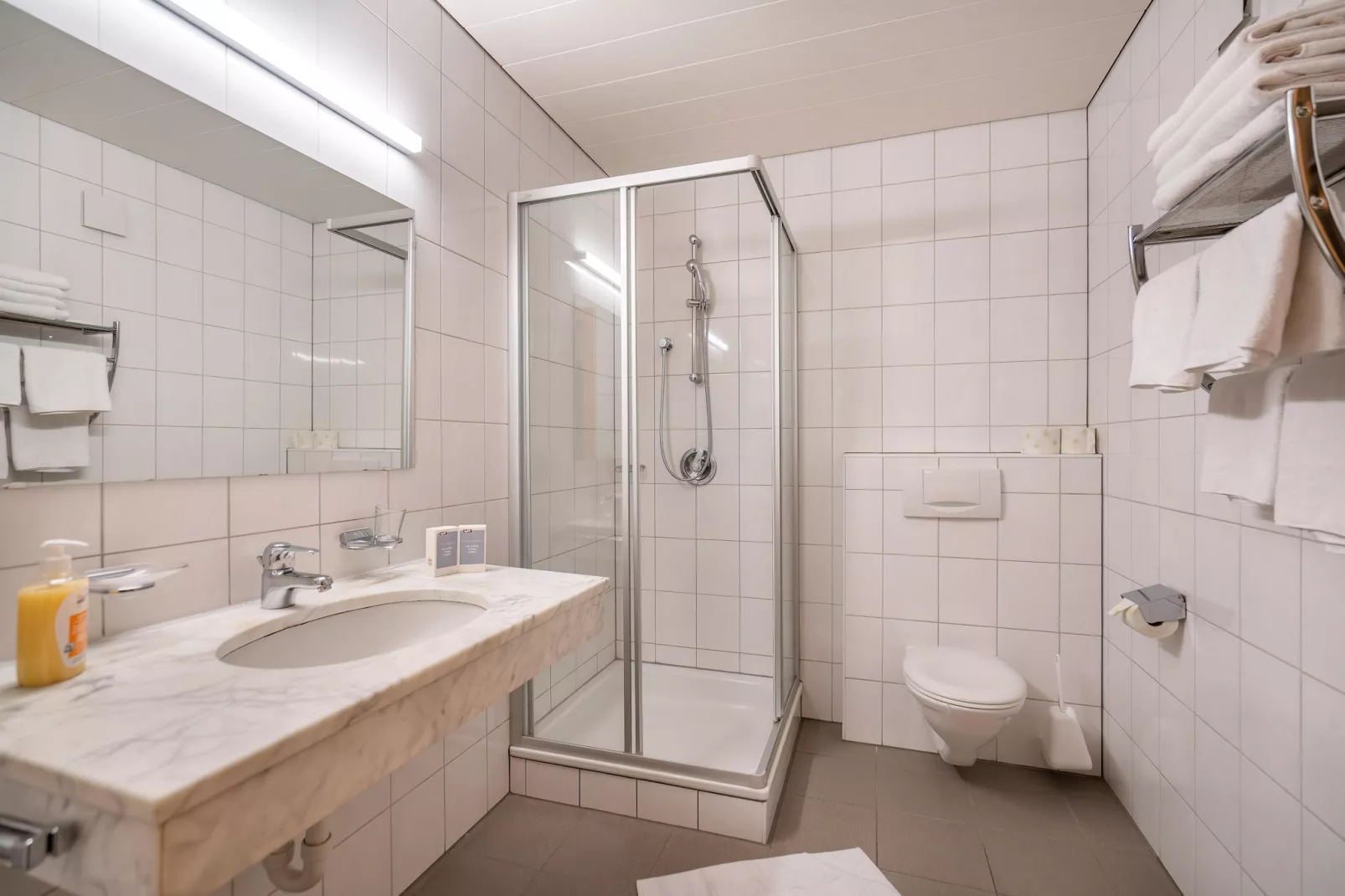 Apartment 14-Bathroom