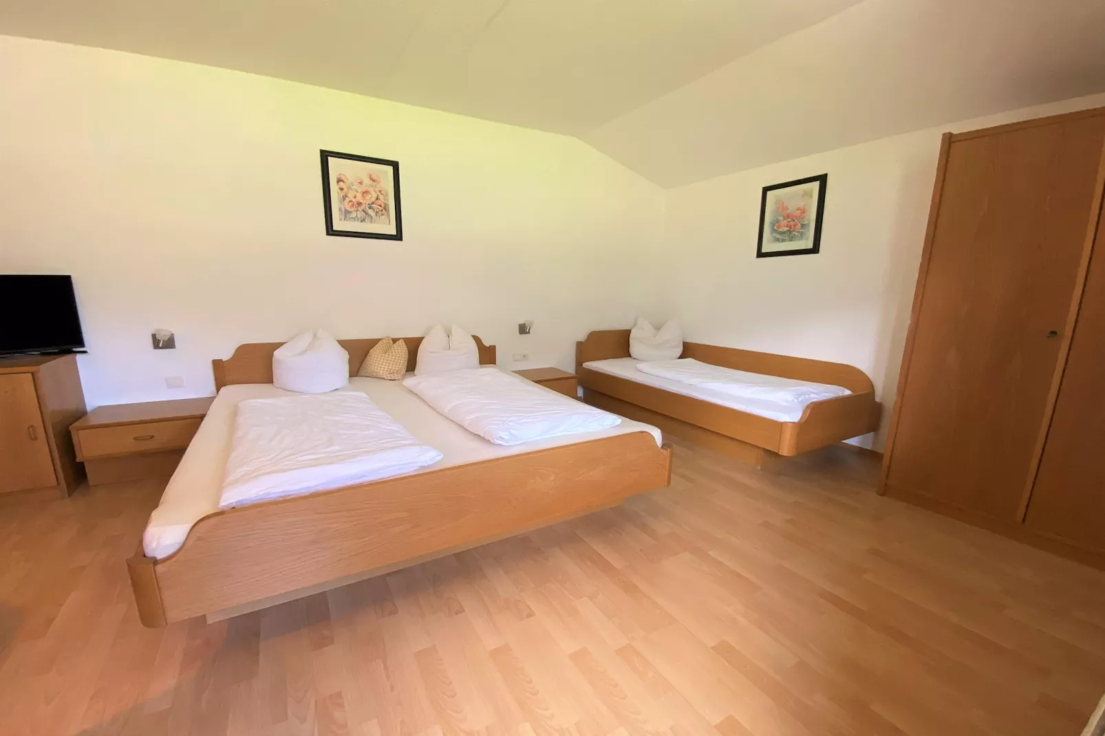 Apartment 16-Landing