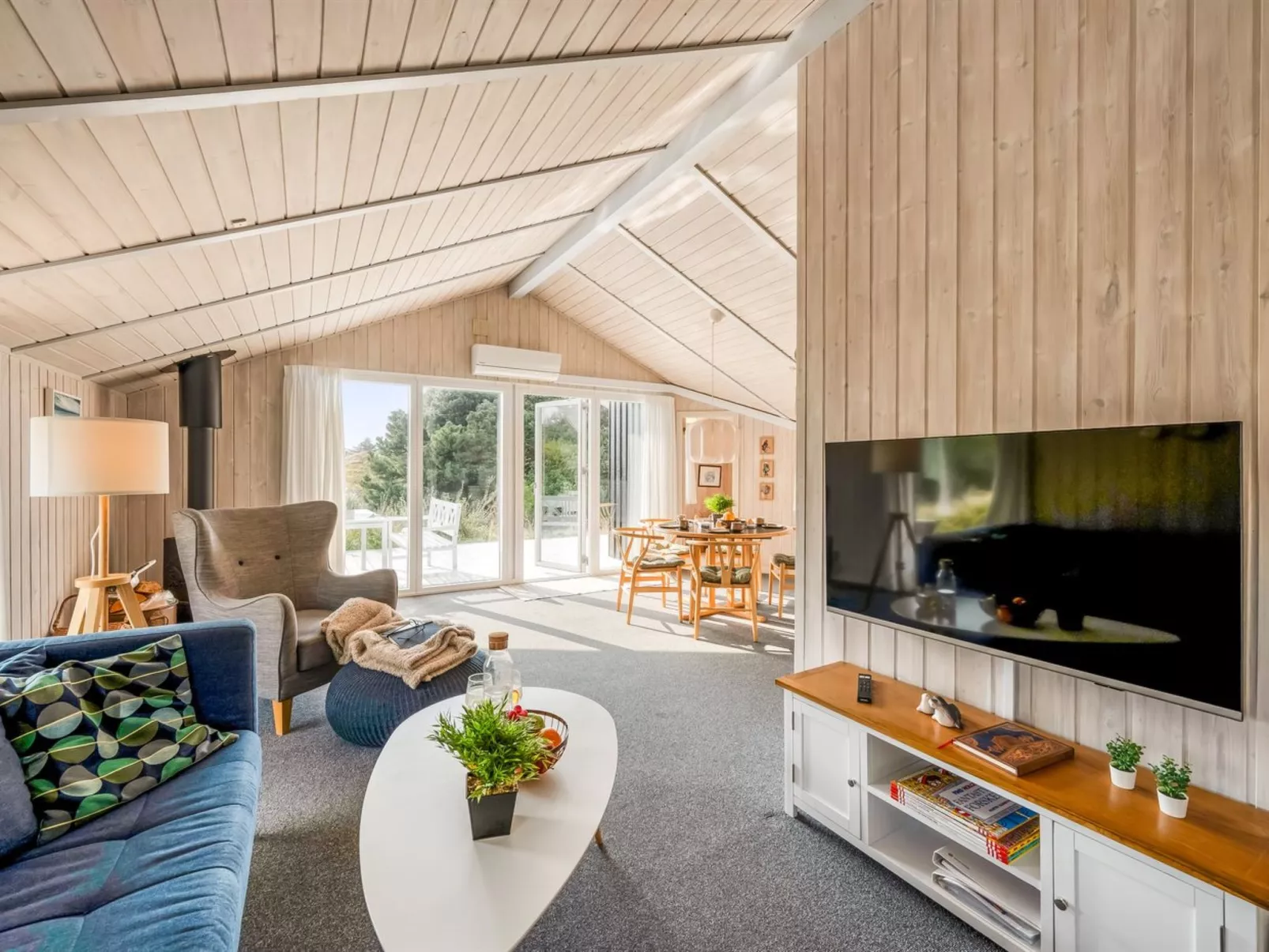 "Edvardine" - 400m from the sea-Inside