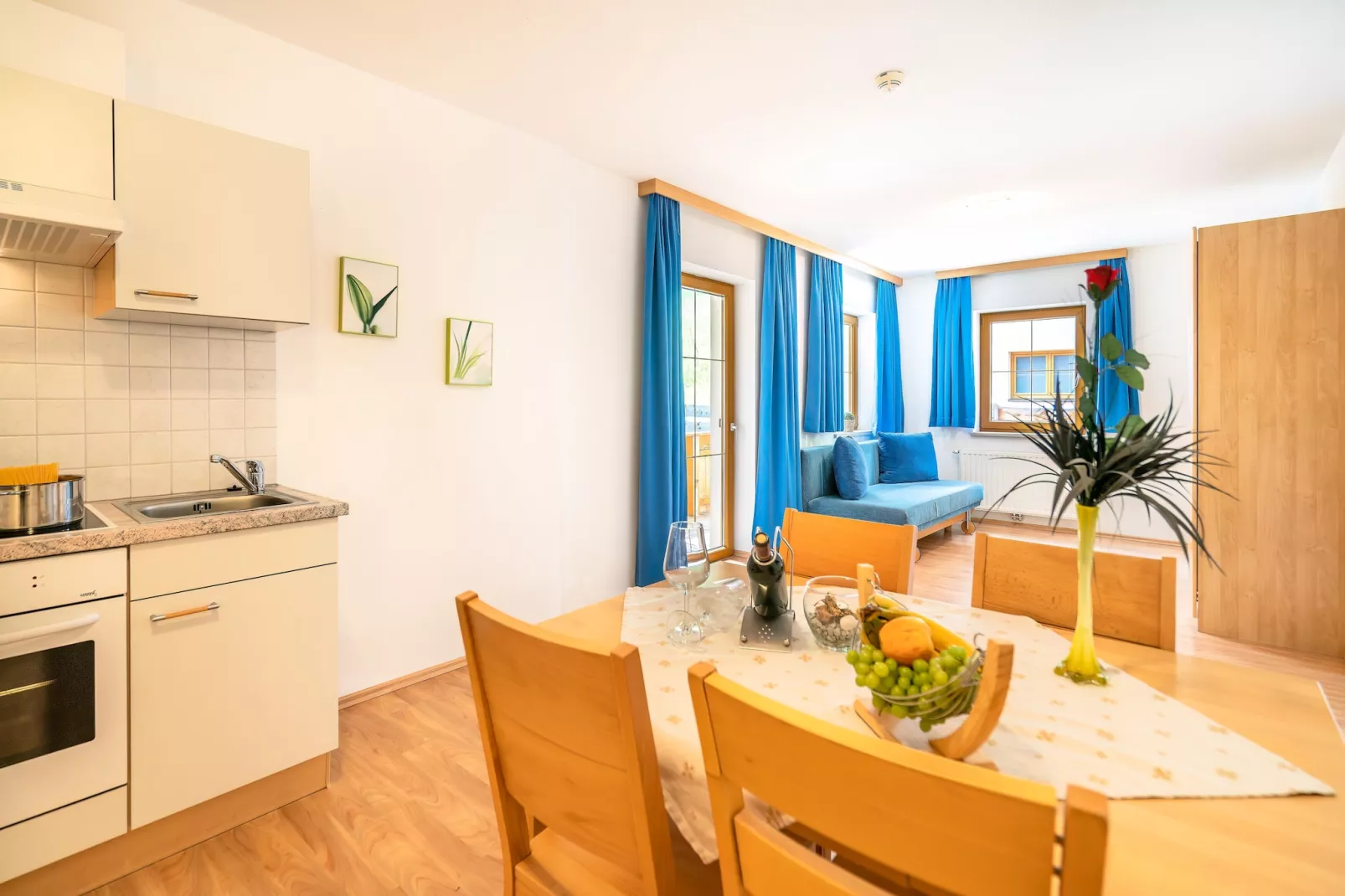 Apartment 18-Dining room