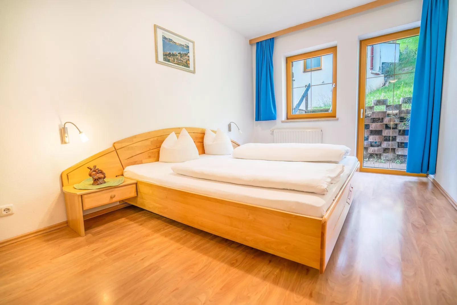 Apartment 18-Bedroom