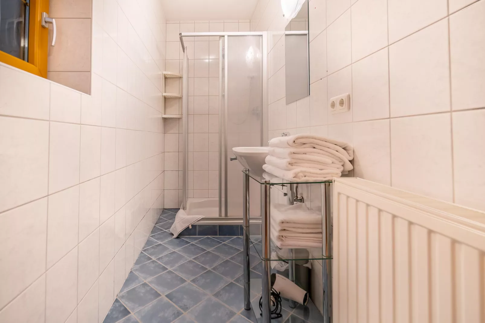 Apartment 20-Bathroom