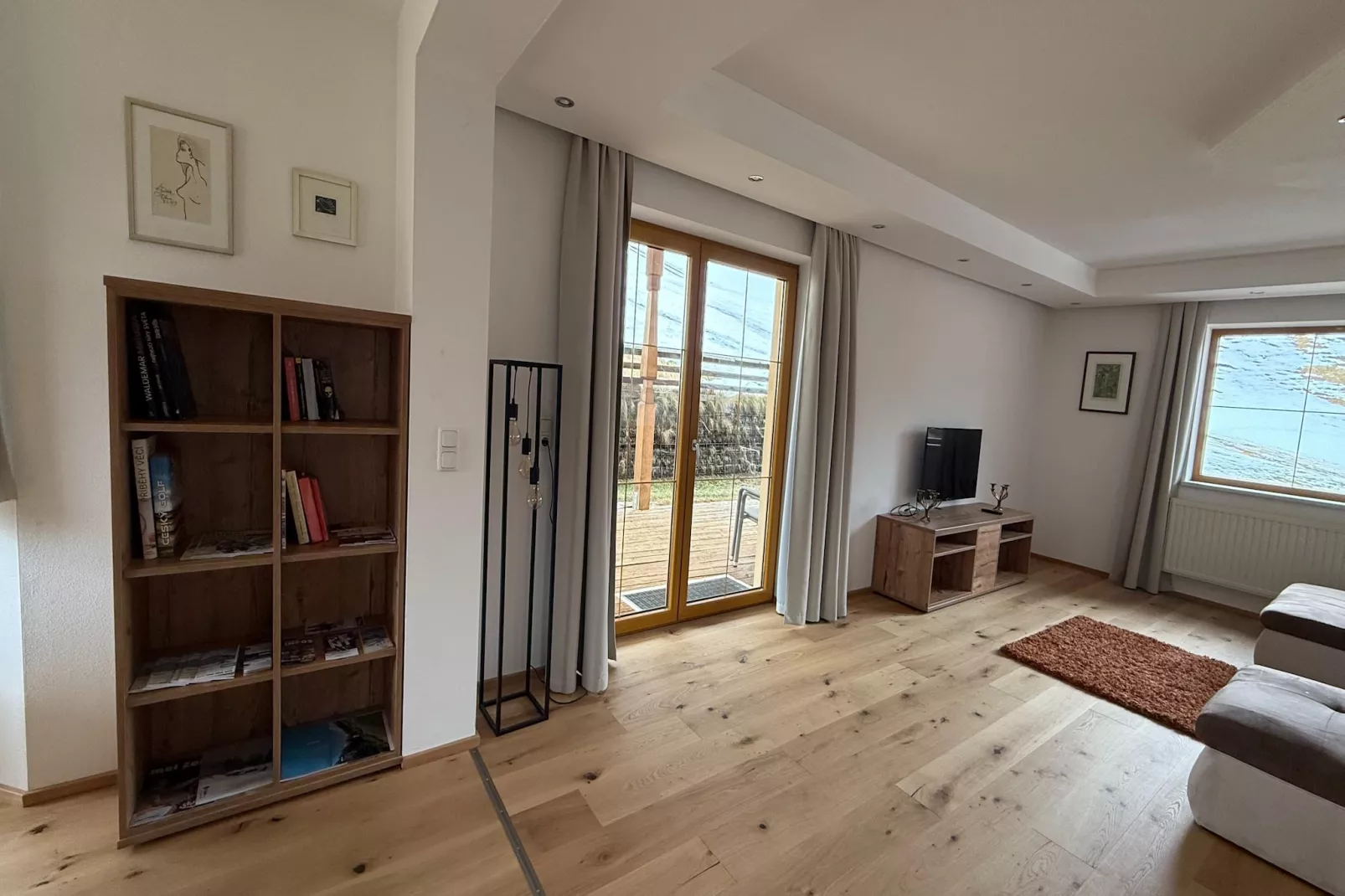 Apartment 21-Living room