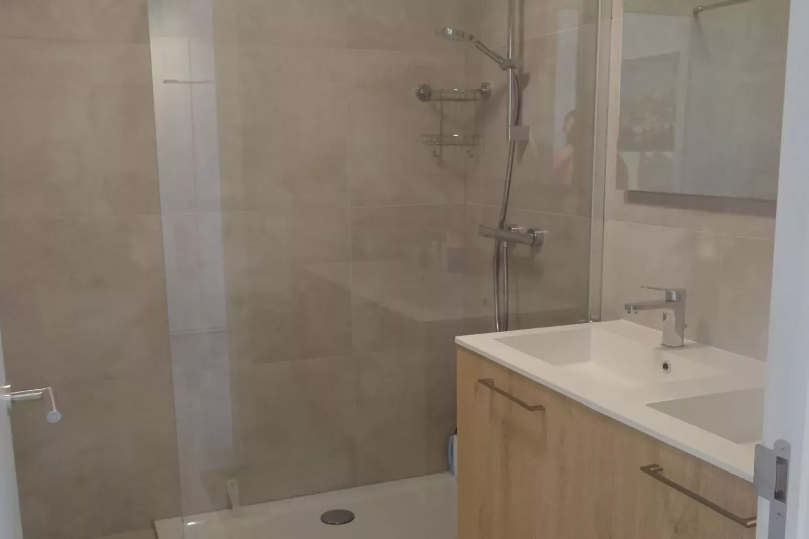 KARTHUIZER E1 0203PK-Bathroom