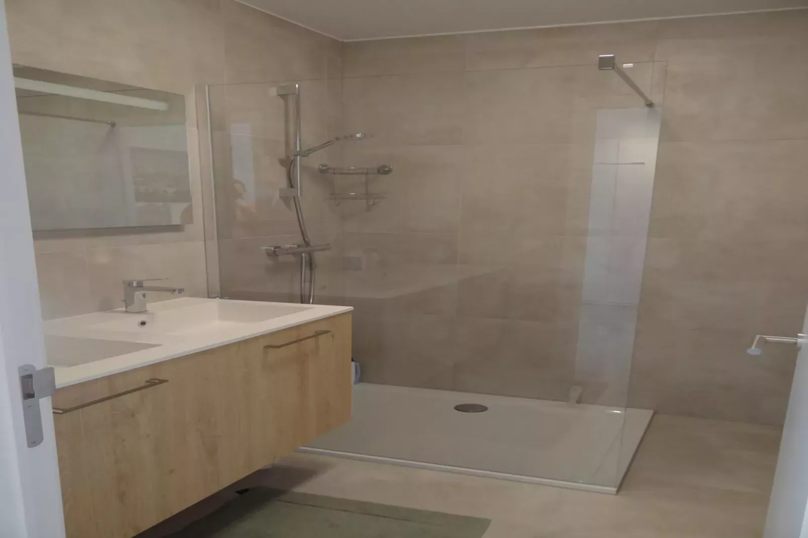 KARTHUIZER E1 0203PK-Bathroom