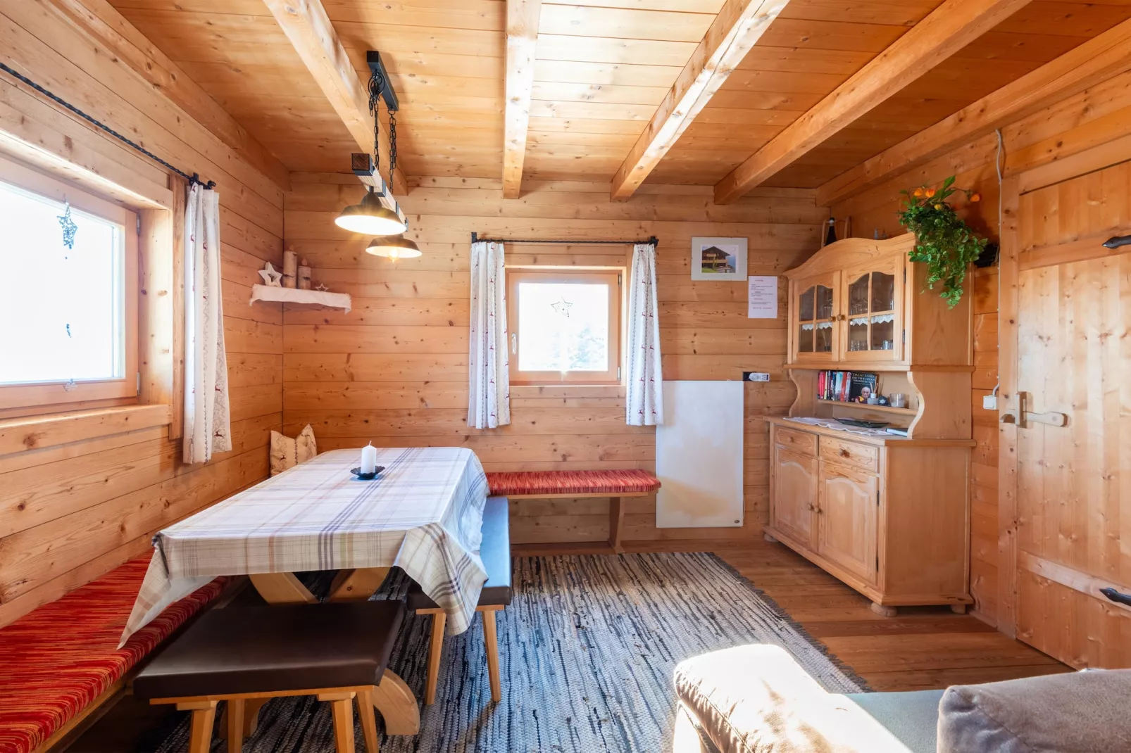 Almhütte Nase-Dining room