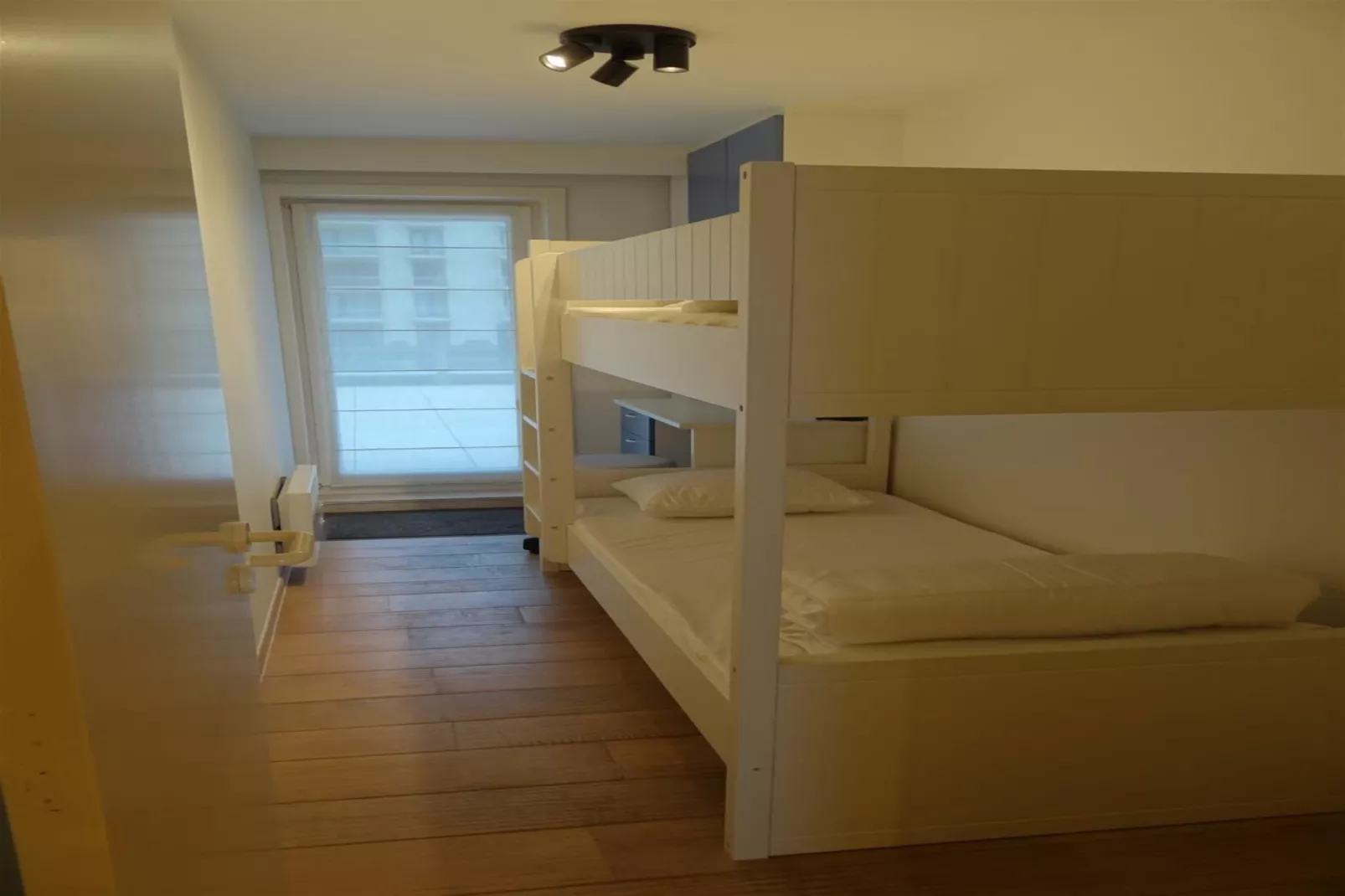 SCORPIO BI 101-Bedroom