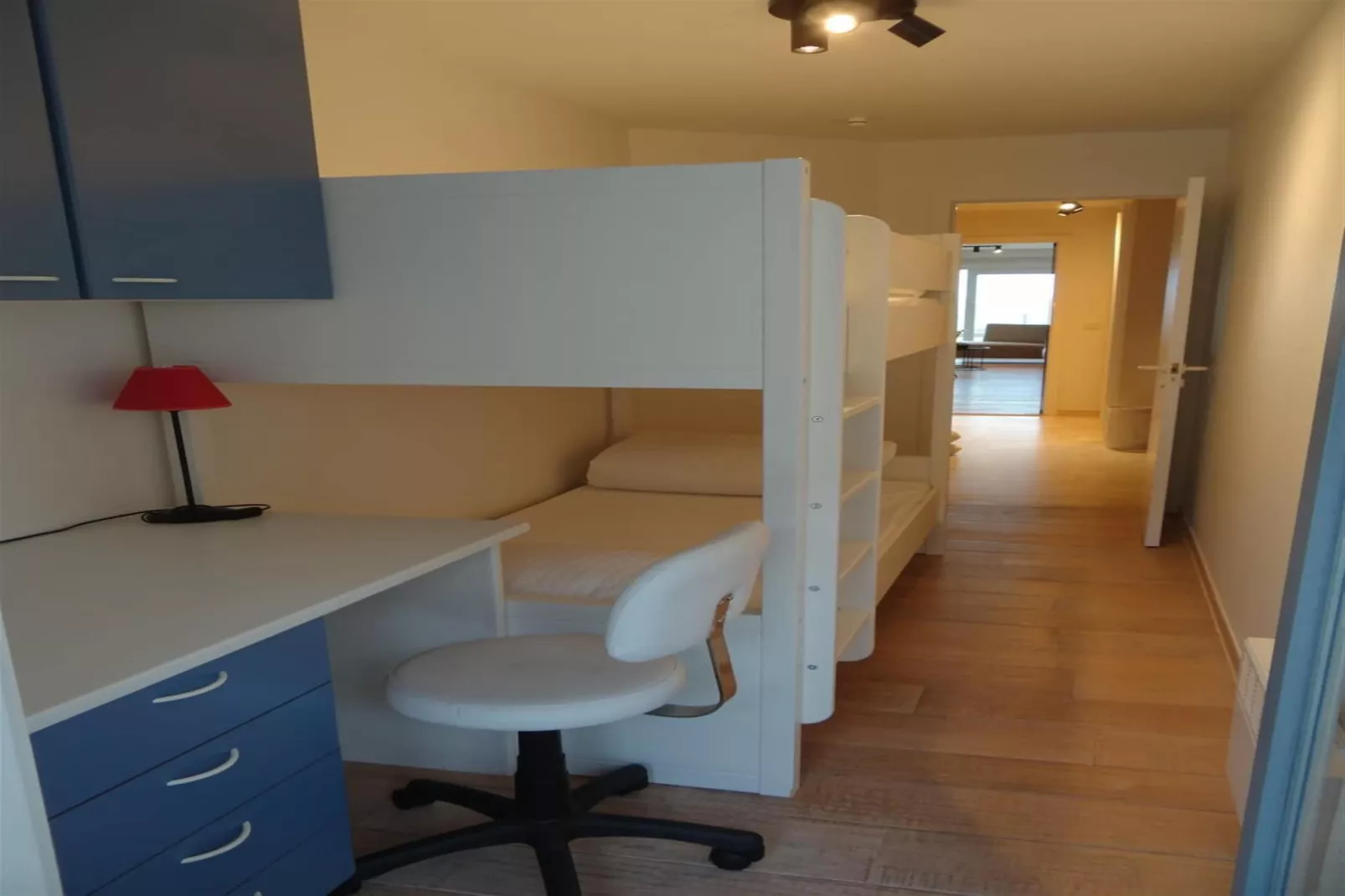 SCORPIO BI 101-Bedroom