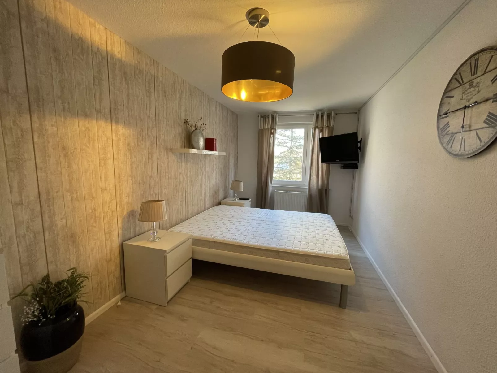 Knapp-Inside