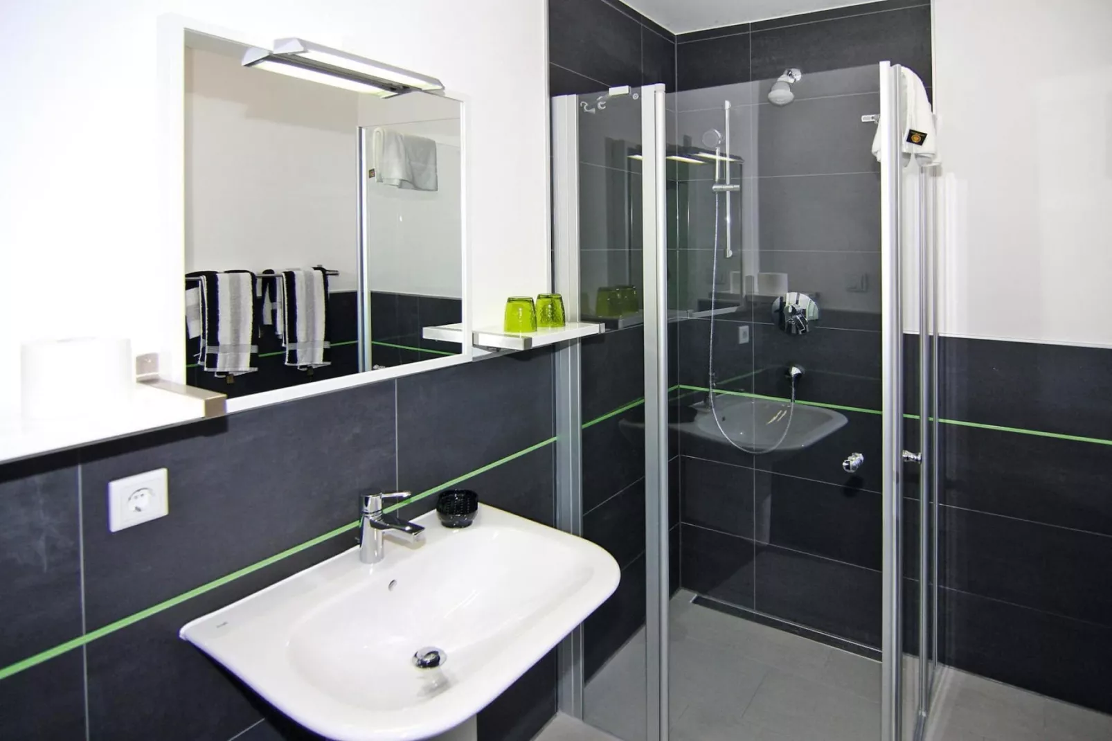 App 16 seitl Meerblick 1 OG-Bathroom