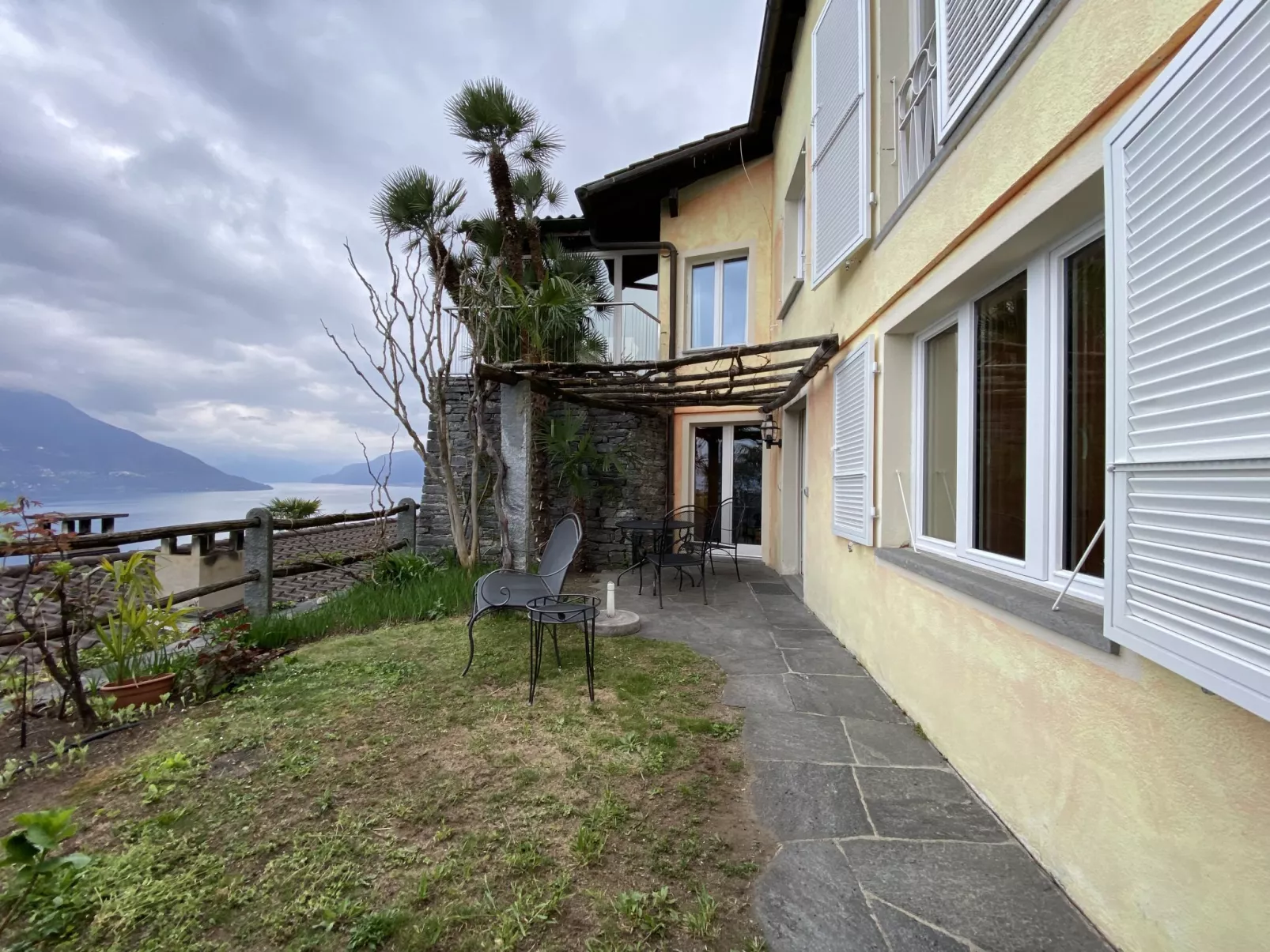 Vista Isole di Brissago-Outside