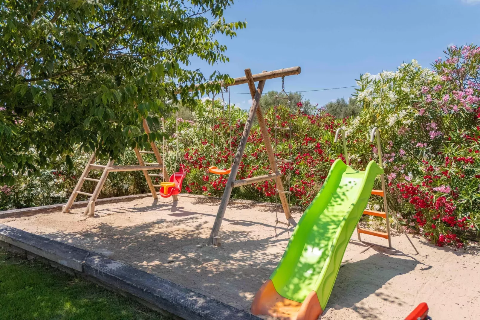 Finca Kiana-Gardens summer