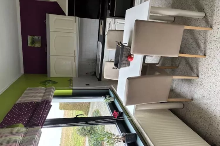 Très belle habitation à Lierneux pour 8 adultes-Salon