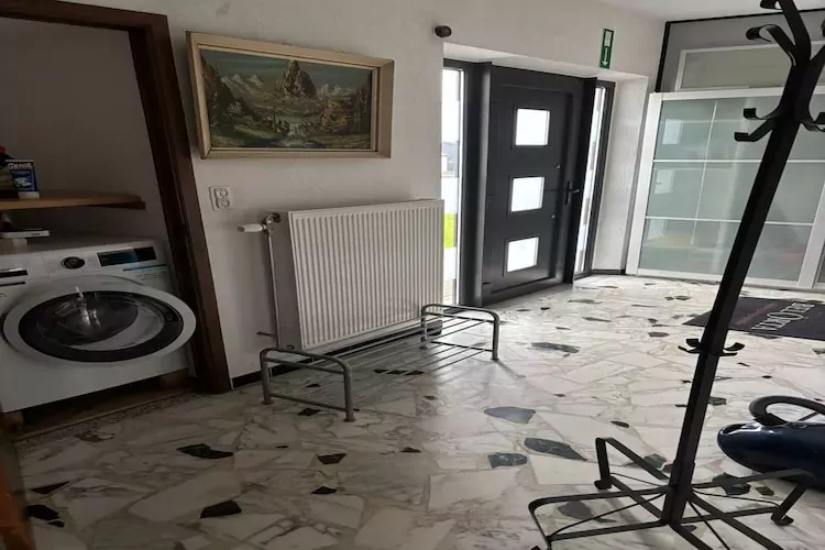 Très belle habitation à Lierneux pour 8 adultes-Salon